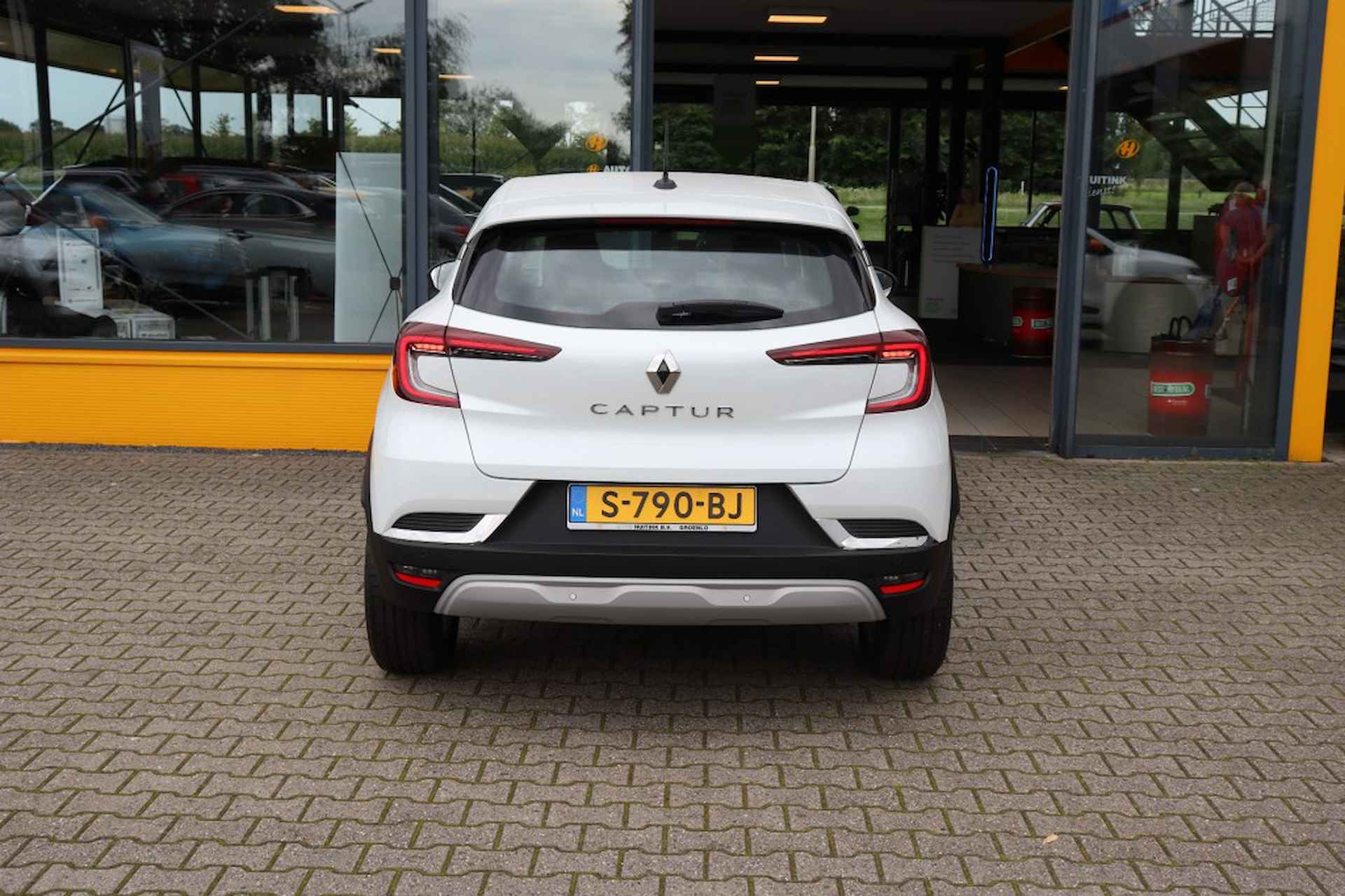 RENAULT Captur 1.3 TCe 140 pk Hybrid  Intens - camera - LED - 8/45