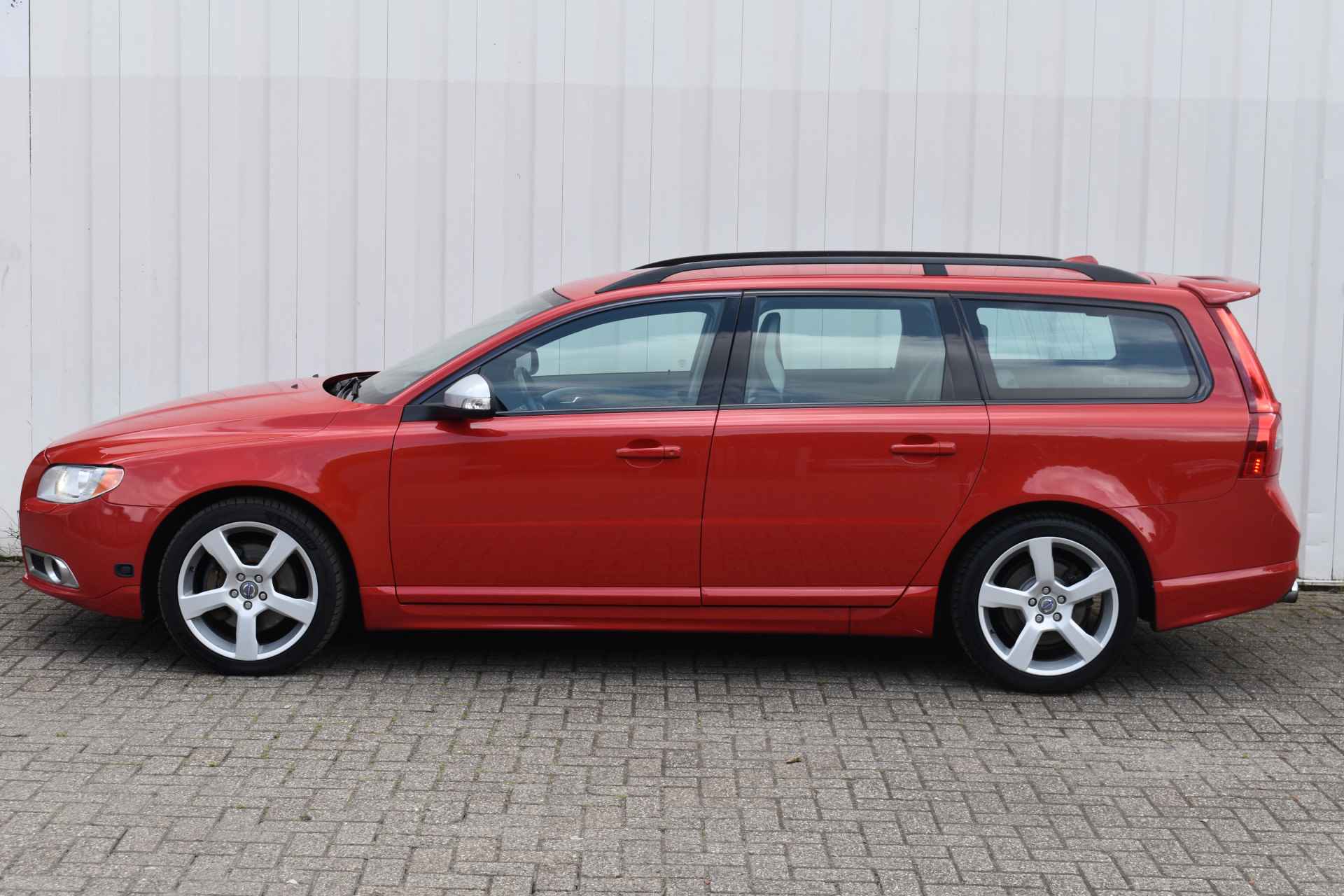 Volvo V70 2.5FT Kinetic Automaat | Stoelverwarming | Cruisecontrol | Parkeer sensor achter | - 27/28