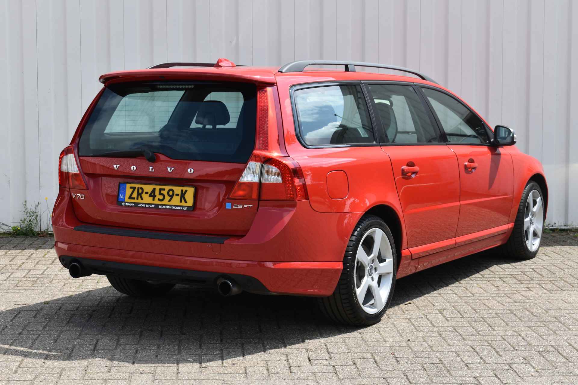 Volvo V70 2.5FT Kinetic Automaat | Stoelverwarming | Cruisecontrol | Parkeer sensor achter | - 28/28