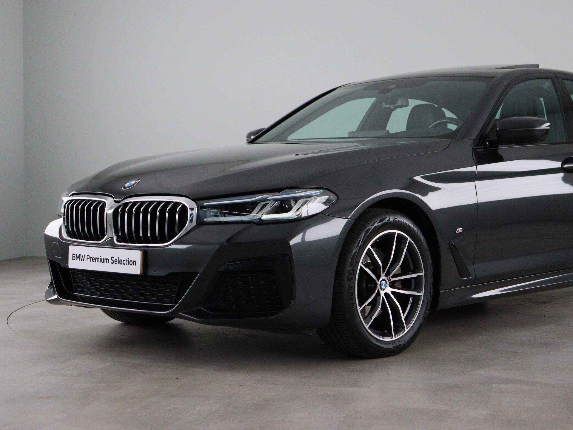 BMW 5 Serie 520i Sedan Business Edition Plus M-Sport - 22/27