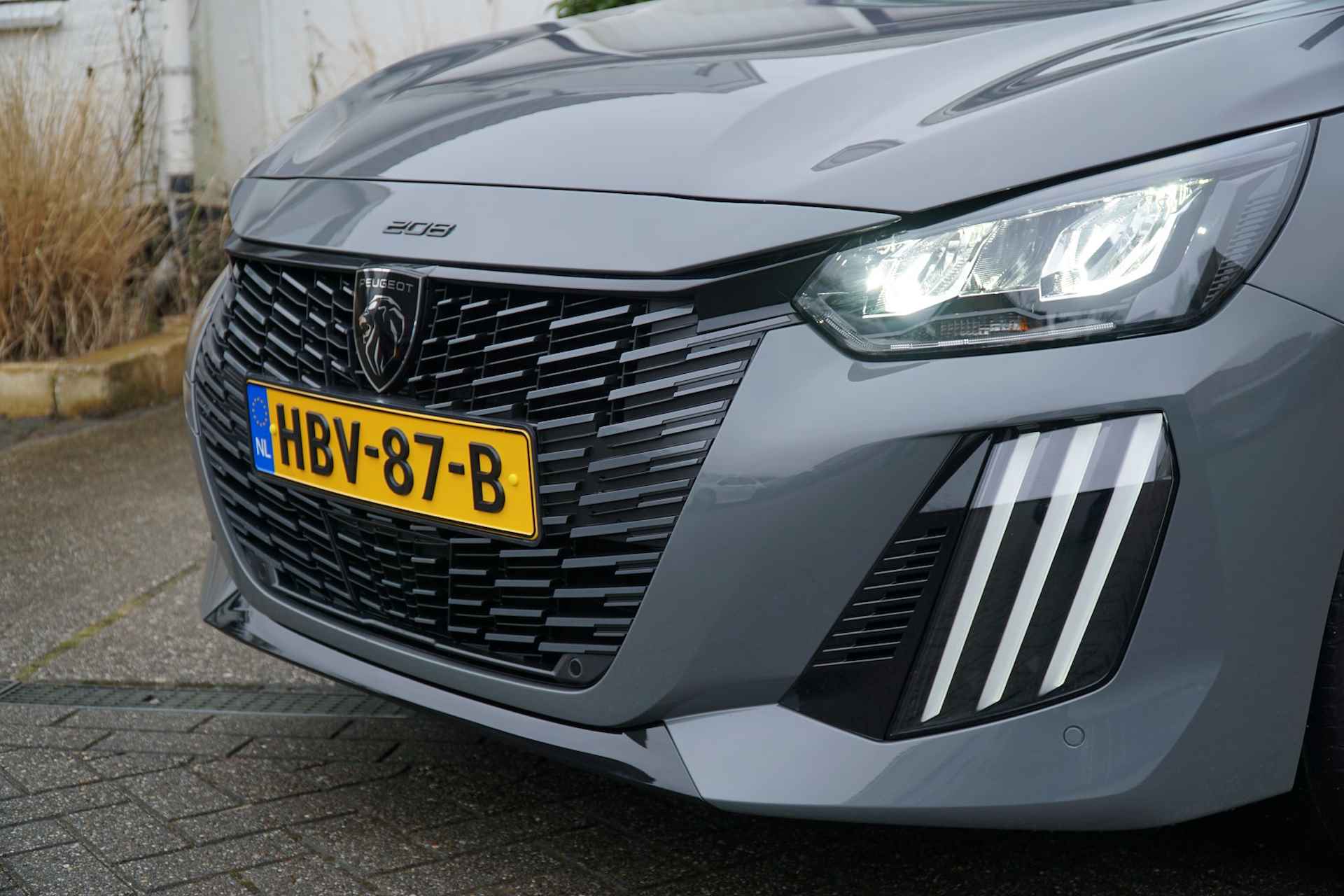 Peugeot 208 Allure facelift met camera en pdc v/a - 26/32