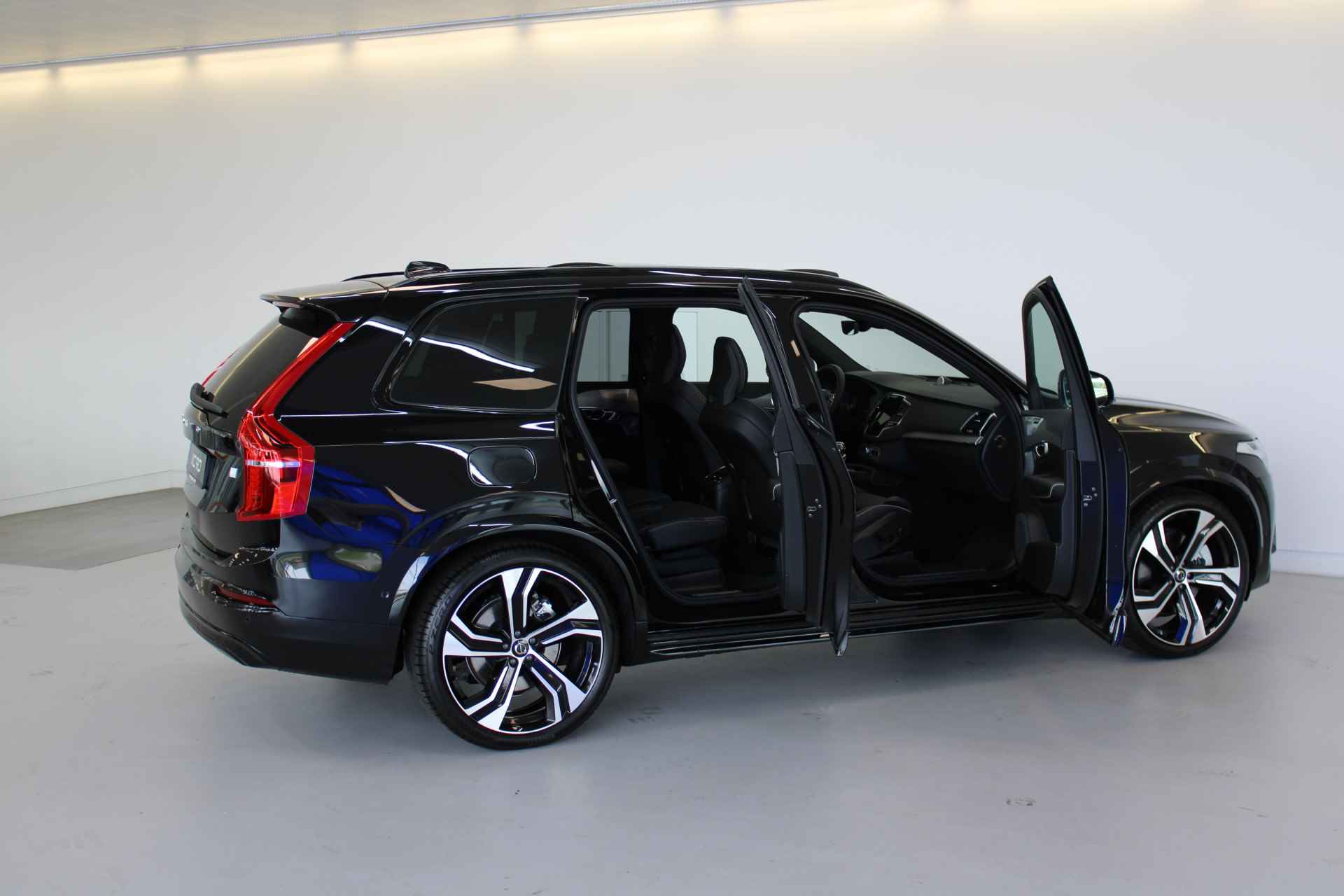 Volvo XC90 T8 455PK AWD Ultimate Dark | Full Options! | B&W Audio | Luchtvering | Trekhaak | Dubbel Glas - 37/84