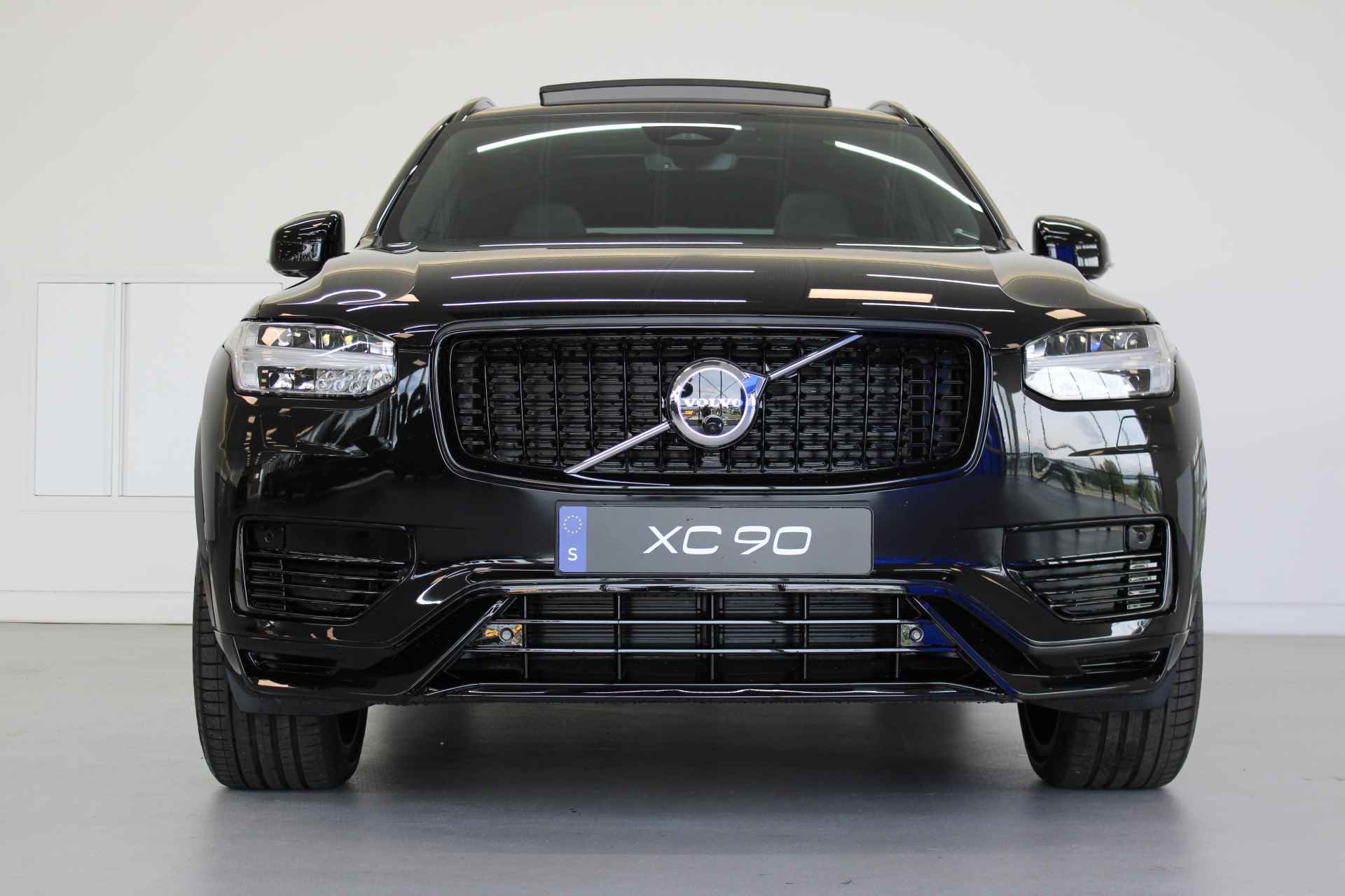 Volvo XC90 T8 455PK AWD Ultimate Dark | Full Options! | B&W Audio | Luchtvering | Trekhaak | Dubbel Glas - 75/84