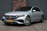 Mercedes-Benz E-Klasse 300 e AMG Line Aut9 | Widescreen | Distronic Pro | Trekhaak | Digital Light | Panoramadak | Keyless Go | Surround Camera | Augmented Reality | Dodehoekassistent |