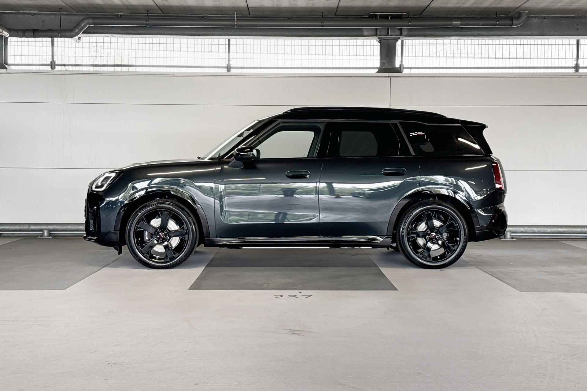 MINI Countryman Electric E John Cooper Works 66.5 kWh | Pakket S | Dak en spiegelkappen in Jetblack - 2/21