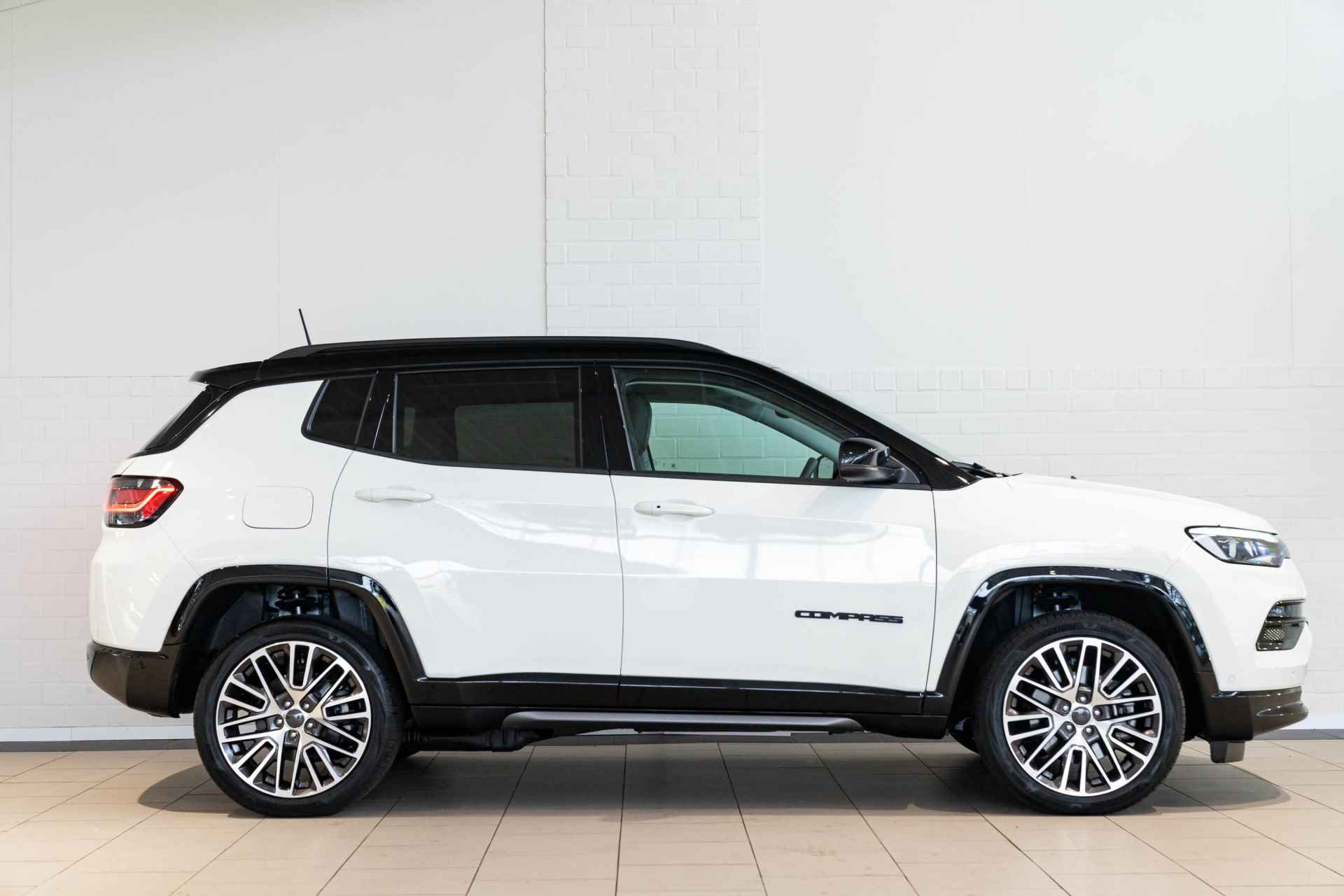 Jeep Compass 4xe 240 Plug-in Hybrid Electric Summit | Leder | El. stoel verstelling | Camera | - 6/39