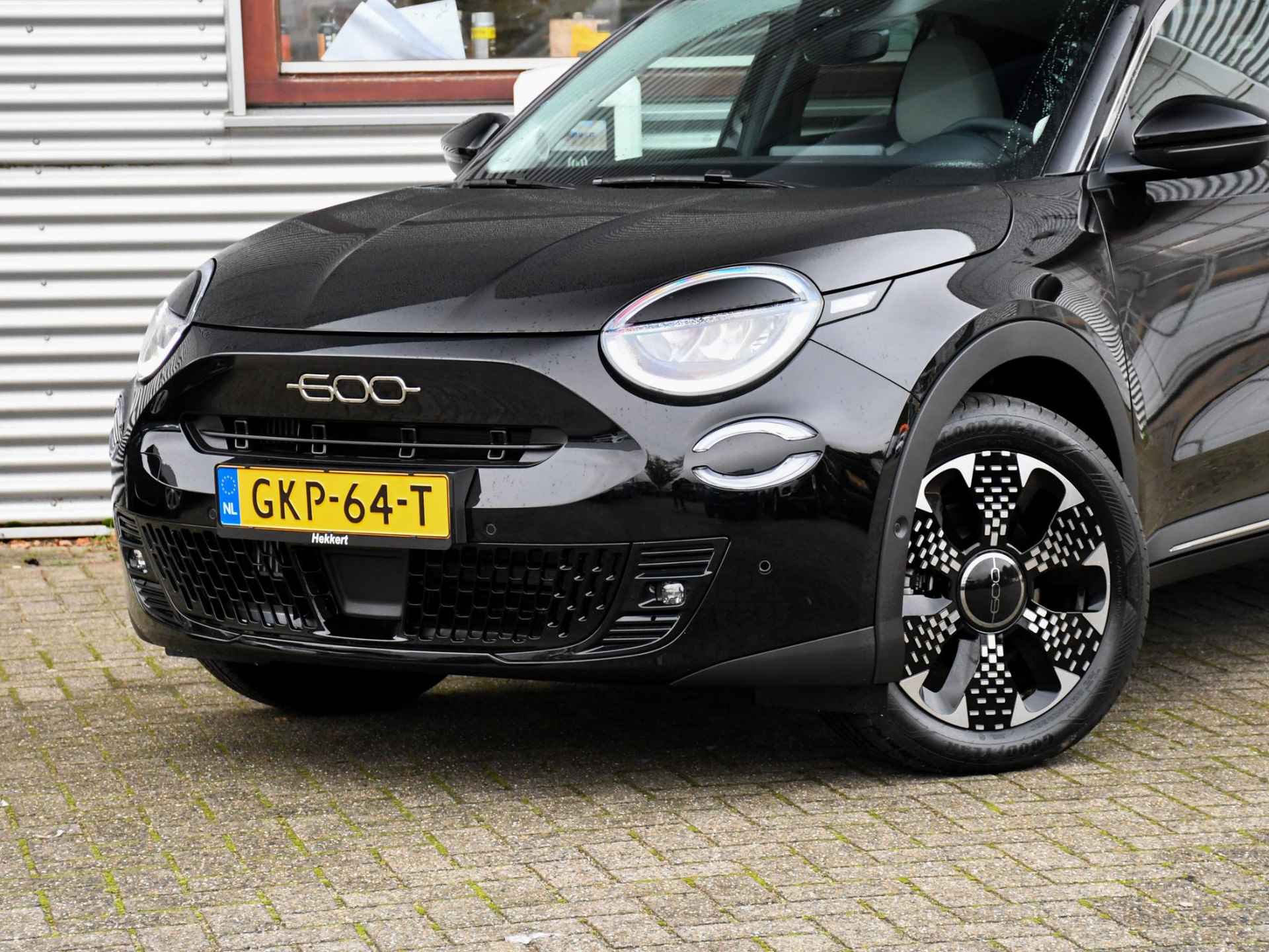 Fiat 600 La Prima 1.2 Hybrid 100pk Automaat MASSAGE | LEDER | ADAP. CRUISE | DODE HOEK | KEYLESS ENTRY | 18''LM | PDC + CAMERA - 2/32