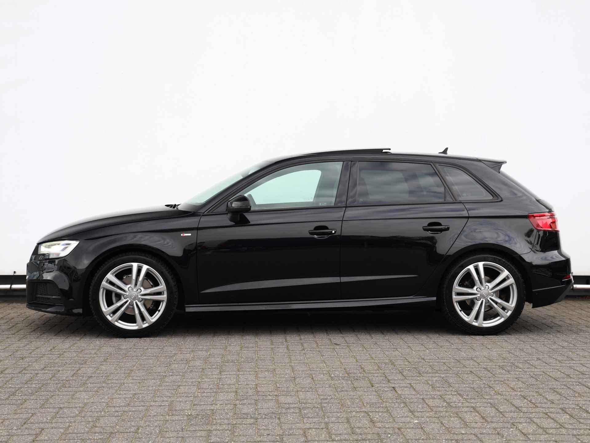 Audi A3 Sportback 30 TFSI S Line 115pk | Pano | Navi | Apple Carplay | 18" Velgen - 10/40