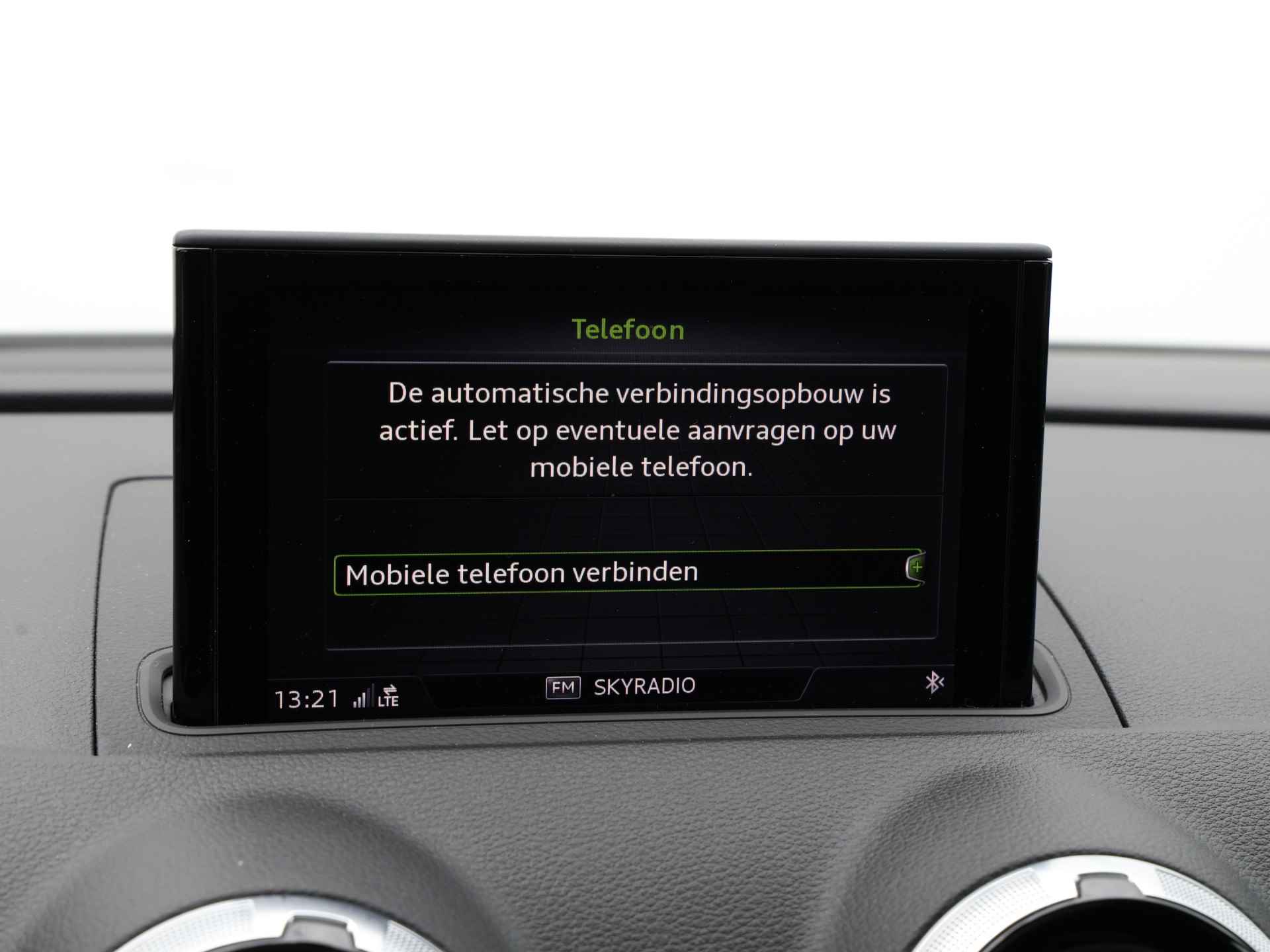 Audi A3 Sportback 30 TFSI S Line 115pk | Pano | Navi | Apple Carplay | 18" Velgen - 24/40