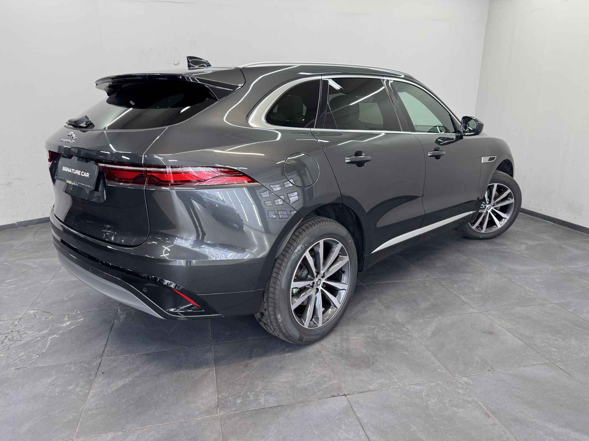 Jaguar F-PACE 2.0 P400e PHEV R-Dynamic SE✅Panoramadak✅Sfeerverlichting✅Headup-Display✅Stoelverwarming✅Apple Carplay✅Adaptive Cruise Control✅ - 5/106