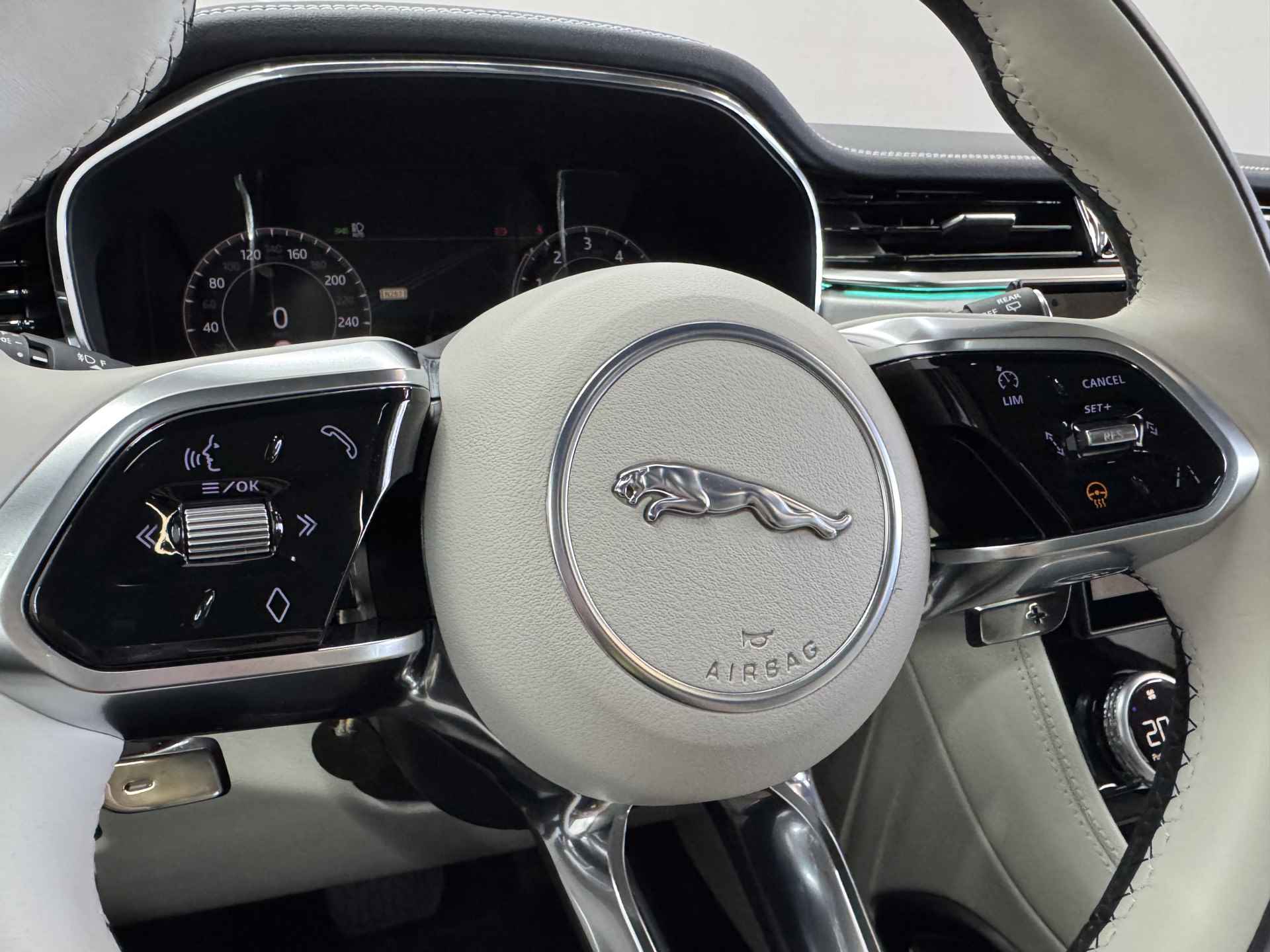 Jaguar F-PACE 2.0 P400e PHEV R-Dynamic SE✅Panoramadak✅Sfeerverlichting✅Headup-Display✅Stoelverwarming✅Apple Carplay✅Adaptive Cruise Control✅ - 61/106