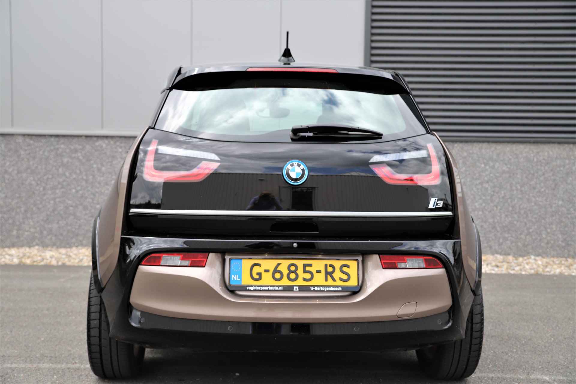 BMW i3 Executive 120Ah/ 42 kWh LED/Loft//3-Fase/ 20"Jetblack/Camera - 20/38