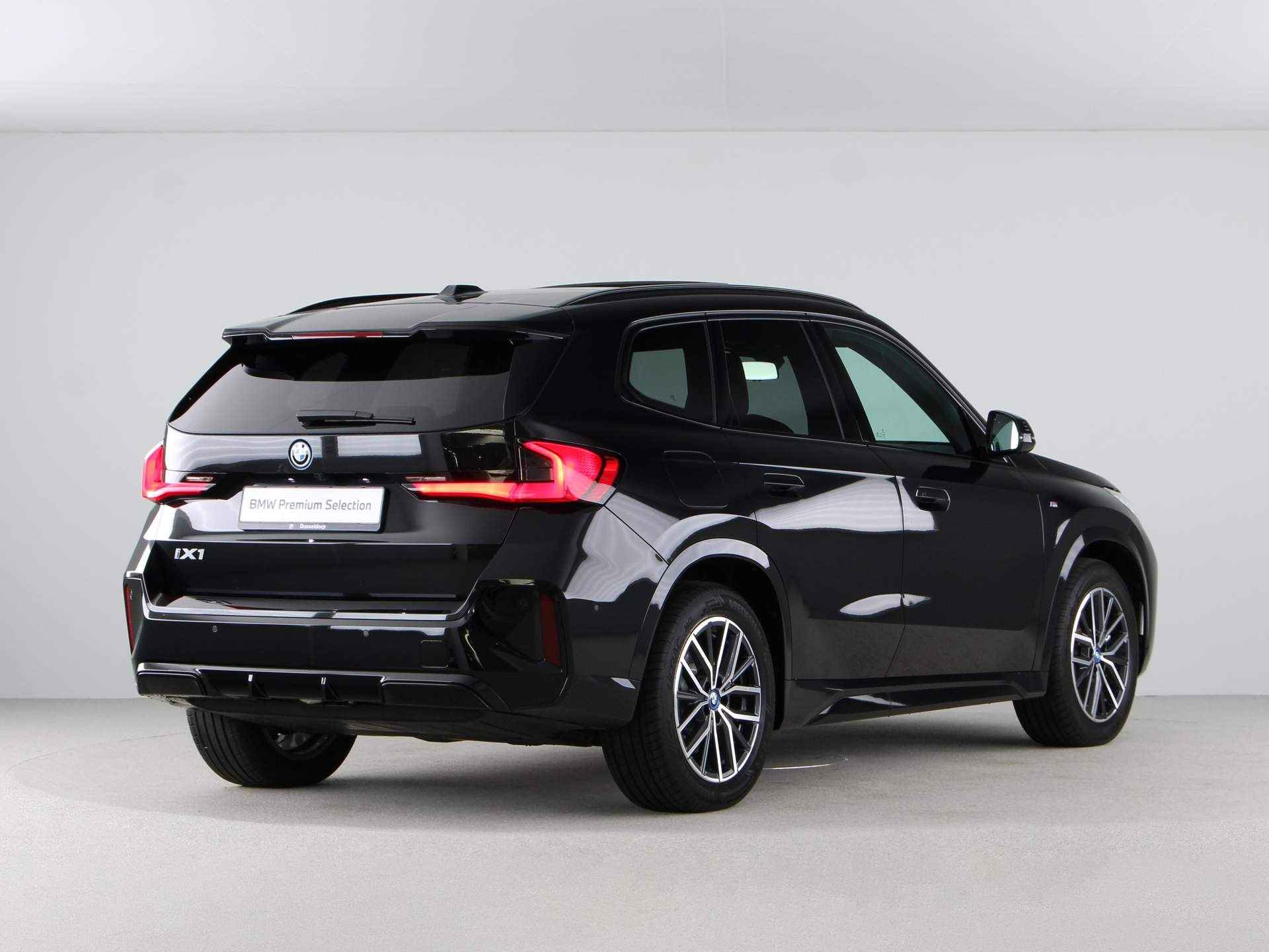 BMW iX1 xDrive30 Launch Edition - 10/26