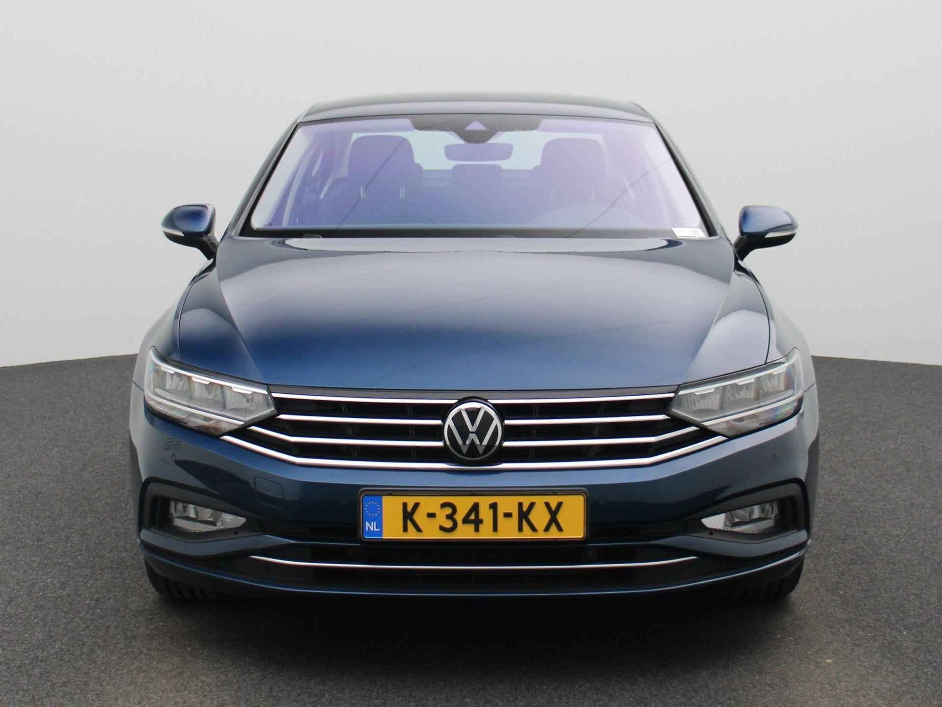 Volkswagen Passat 1.5 TSI Business | Achteruitrijcamera | Parkeersensoren | Stoelverwarming | Automaat | - 3/35