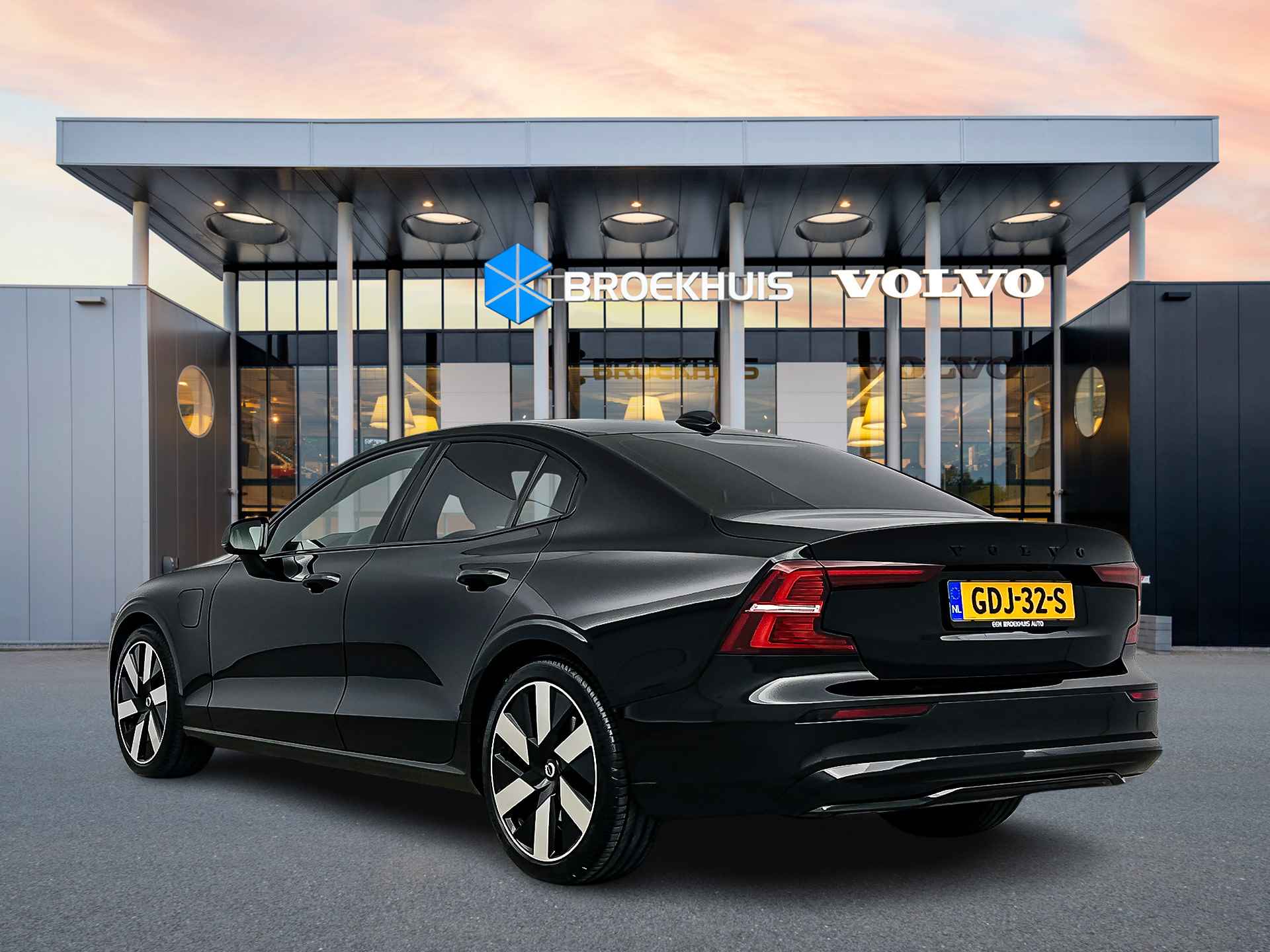 Volvo S60 T6 Recharge AWD Ultimate Dark | 19" | Sportstoelen | Panoramadak | Head-up | Harman Kardon | Elektr. verst. stoelen - 5/33