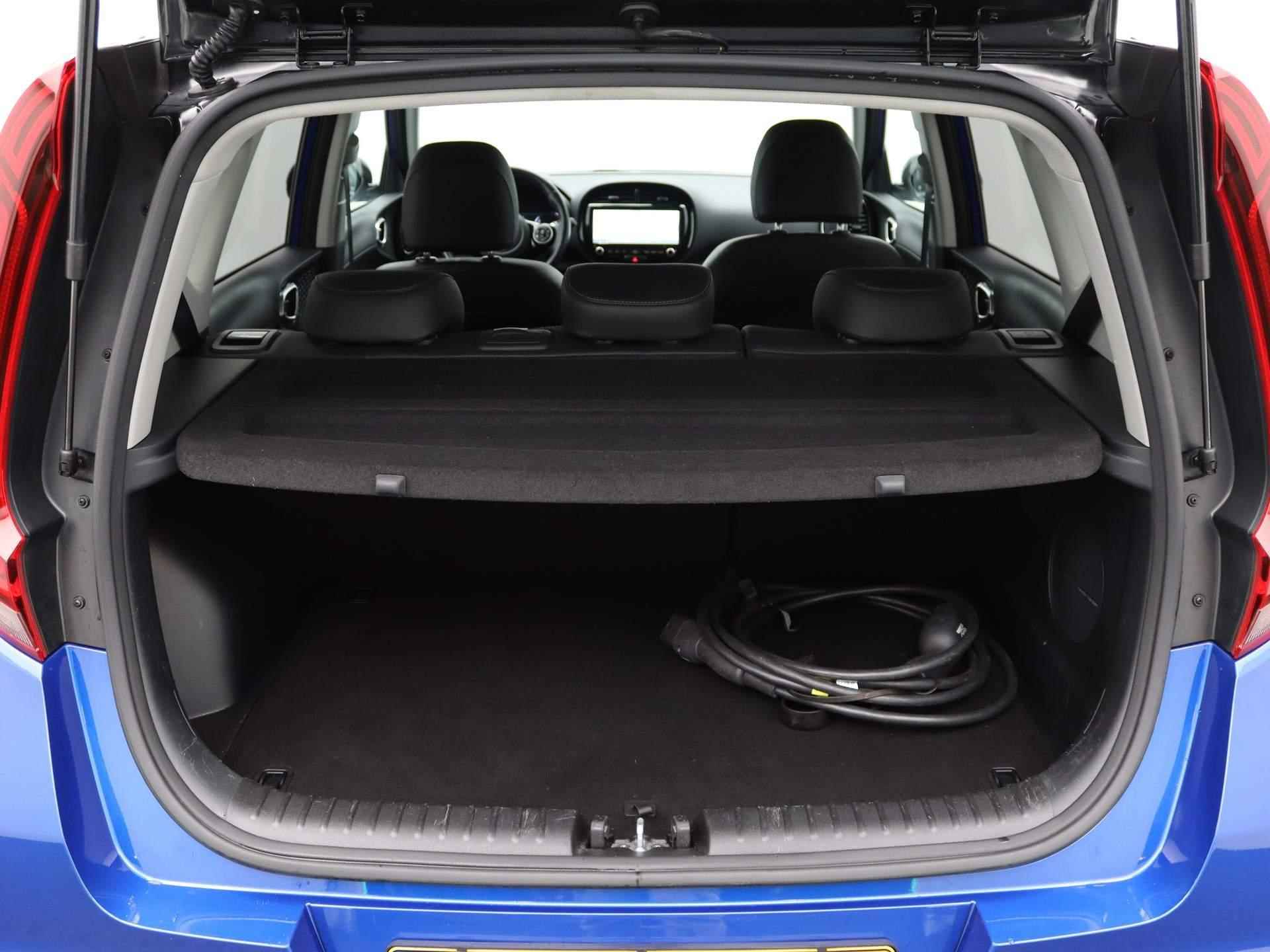 Kia e-Soul ExecutiveLine 64 kWh | Premium speakers | Dodehoek sensor | Stoel Verwarming en Ventilatie | Stuur verwarming | Navigatie | Cruise Control - 36/46