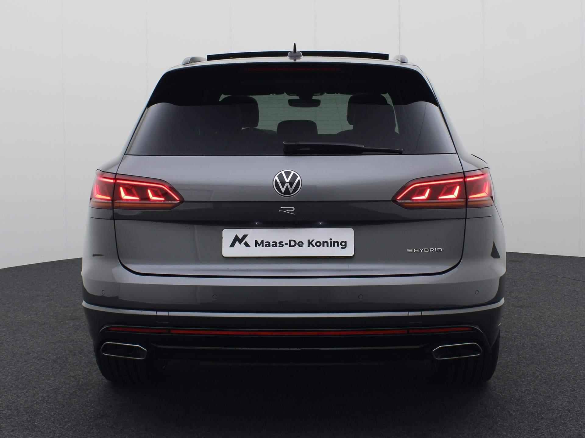 Volkswagen Touareg 3.0 TSi eHybrid/462PK DSG 4MOTION R · Keyless · Panoramadak · Luchtvering · 360 Camera · Massage · Stoelventilatie · 21'' Inch · Garantie t/m 03-12-2028 of 100.000km - 49/53