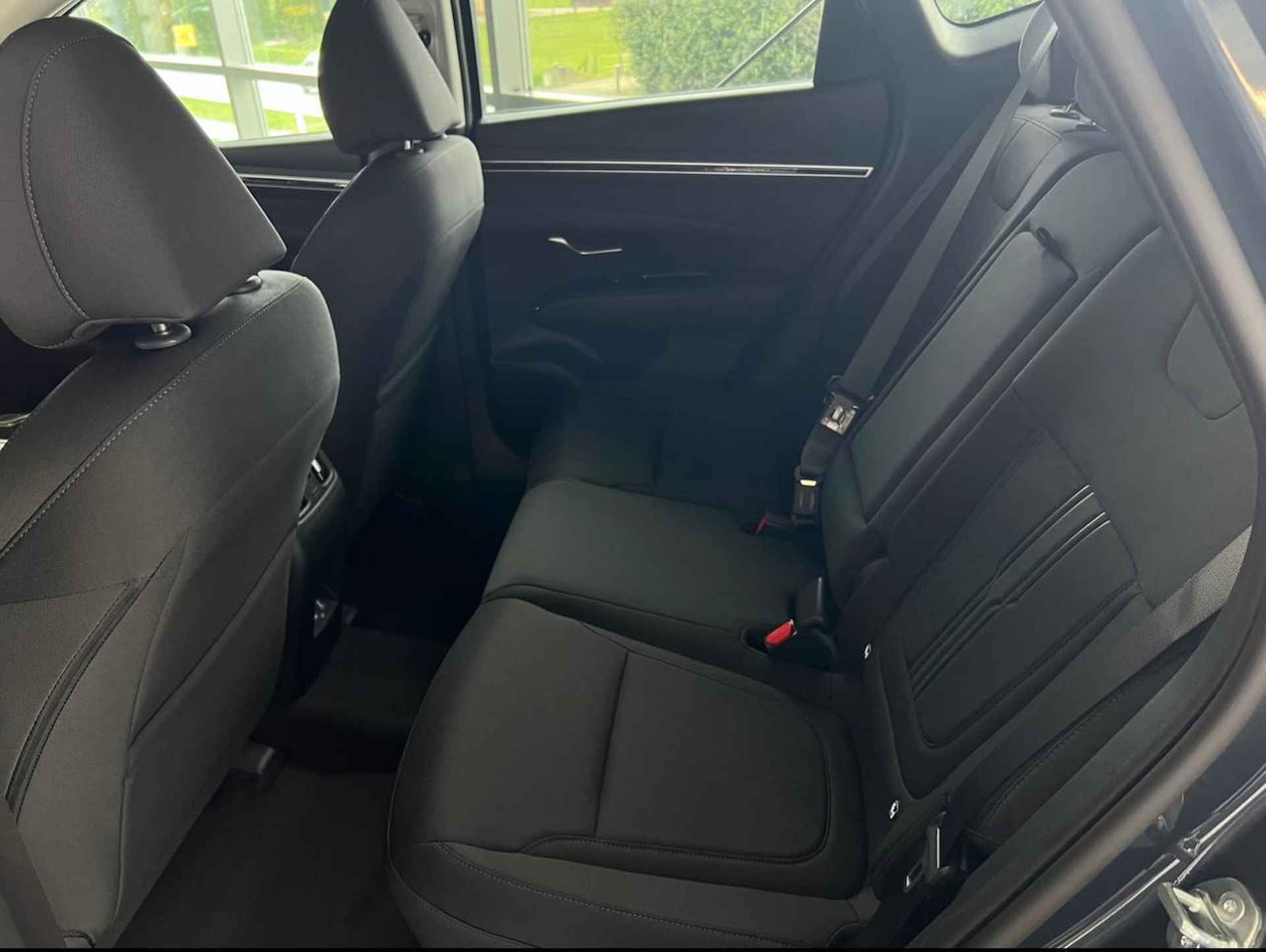 Hyundai Tucson 1.6 T-GDI PHEV Comfort Smart 4WD / €8.500,- Prijsvoordeel! / Rijklaarprijs / Direct Leverbaar / Navigatie + Apple Carplay/Android Auto / Climate Control / Keyless Entry & Start / - 6/28