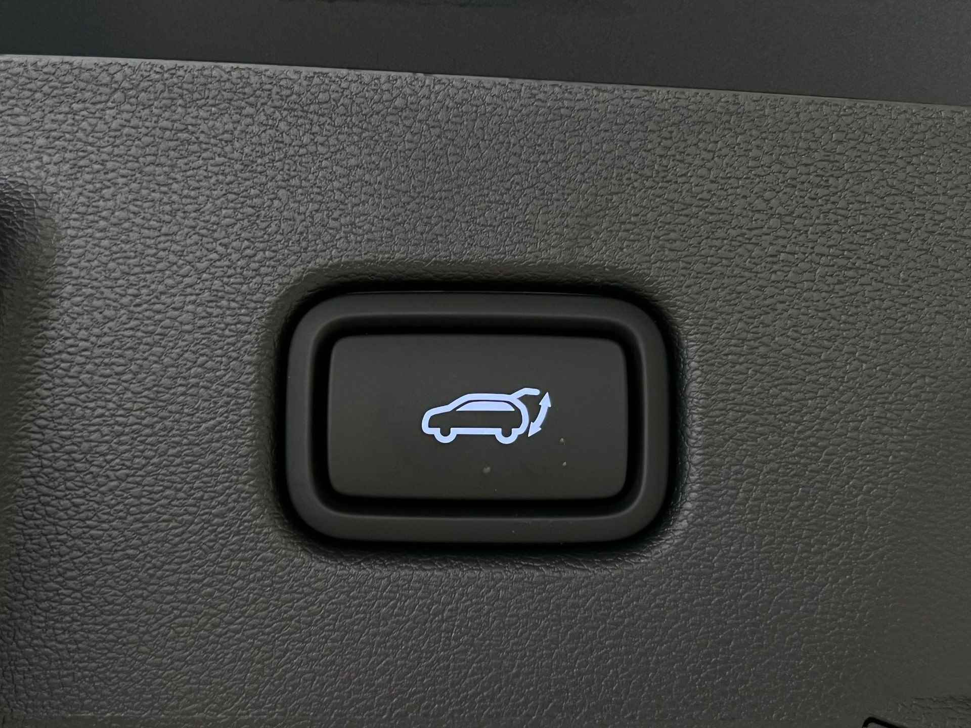 Hyundai Tucson 1.6 T-GDI PHEV Comfort Smart 4WD / €8.500,- Prijsvoordeel! / Rijklaarprijs / Direct Leverbaar / Navigatie + Apple Carplay/Android Auto / Climate Control / Keyless Entry & Start / - 18/28