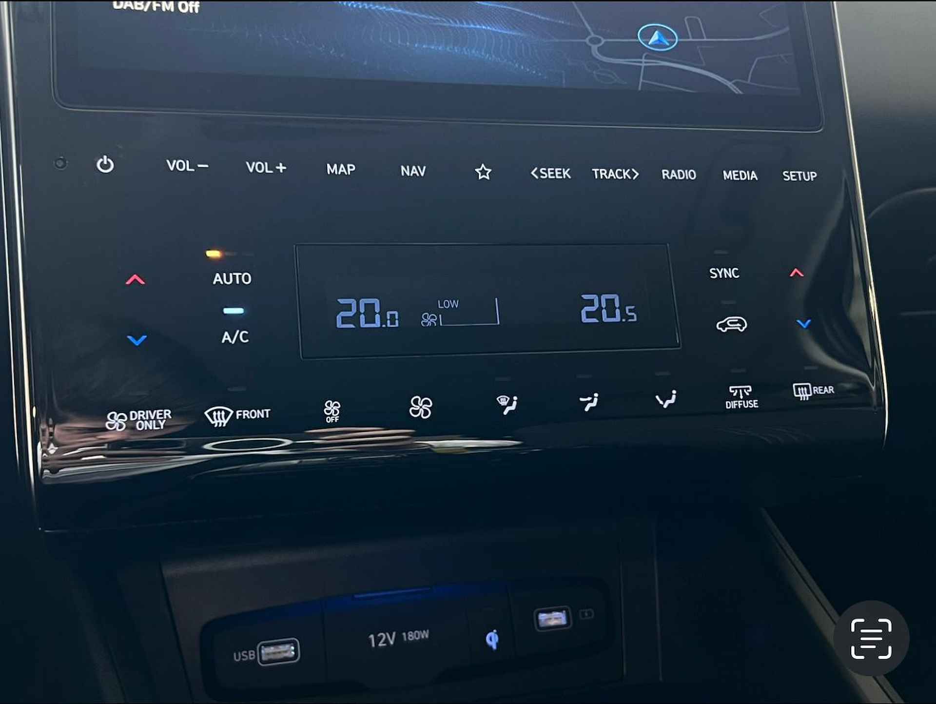 Hyundai Tucson 1.6 T-GDI PHEV Comfort Smart 4WD / € 7.000,- Prijsvoordeel! / € 42.790,- Rijklaar / Direct Leverbaar / Navigatie + Apple Carplay/Android Auto / Climate Control / Keyless Entry & Start / - 26/28