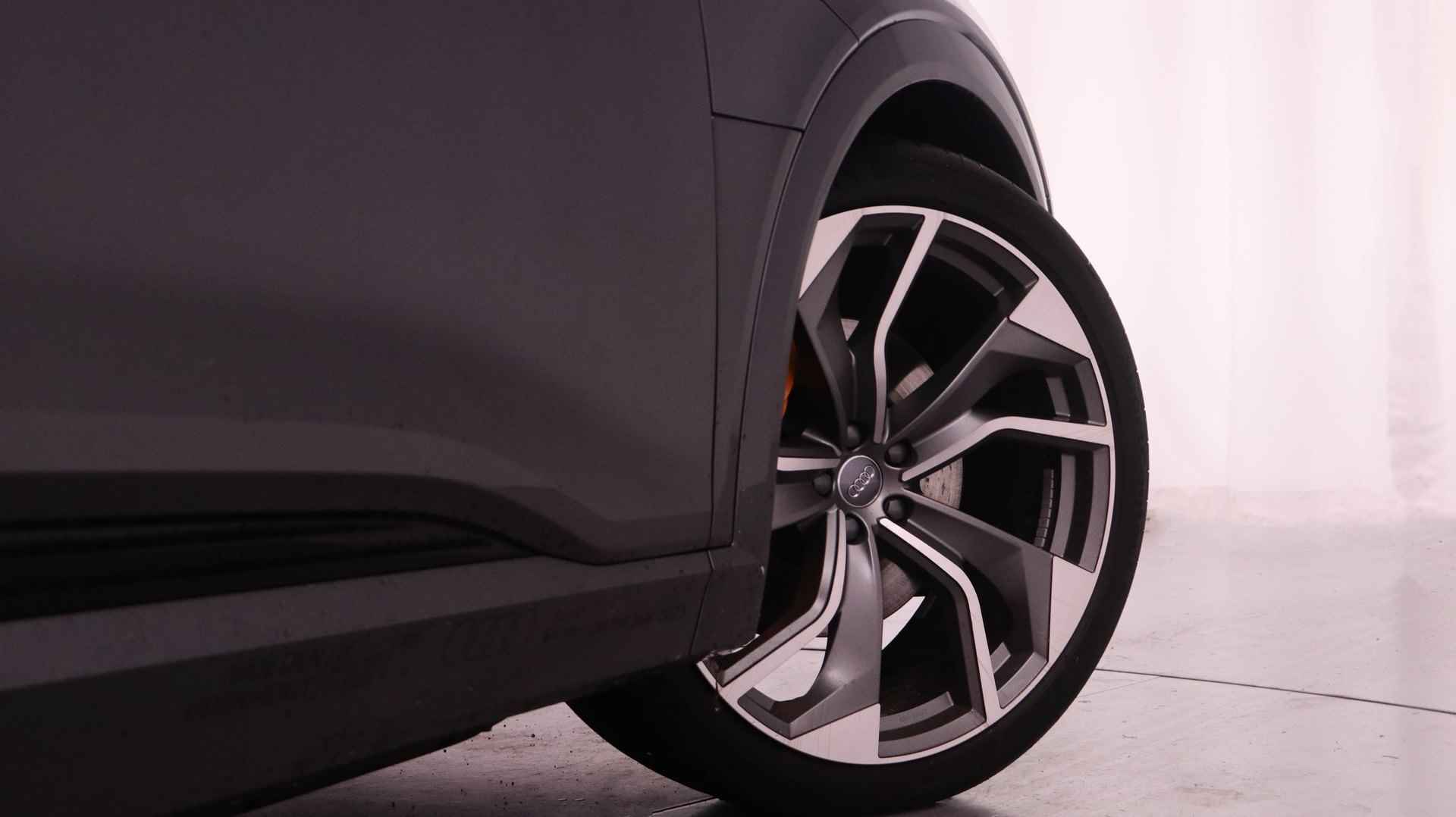 Audi e-tron Sportback S Edition 55 300kw/408pk | B&O | Panormadak | 23" LMV | - 12/35