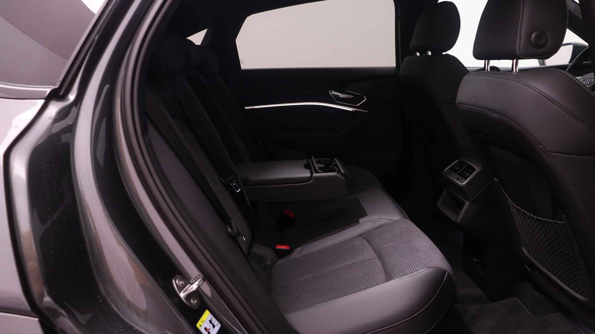Audi e-tron Sportback S Edition 55 300kw/408pk | B&O | Panormadak | 23" LMV | - 15/35