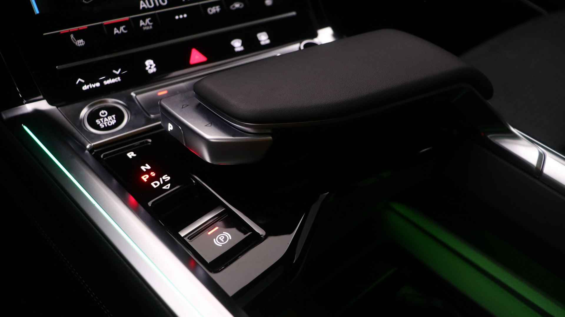 Audi e-tron Sportback S Edition 55 300kw/408pk | B&O | Panormadak | 23" LMV | - 31/35