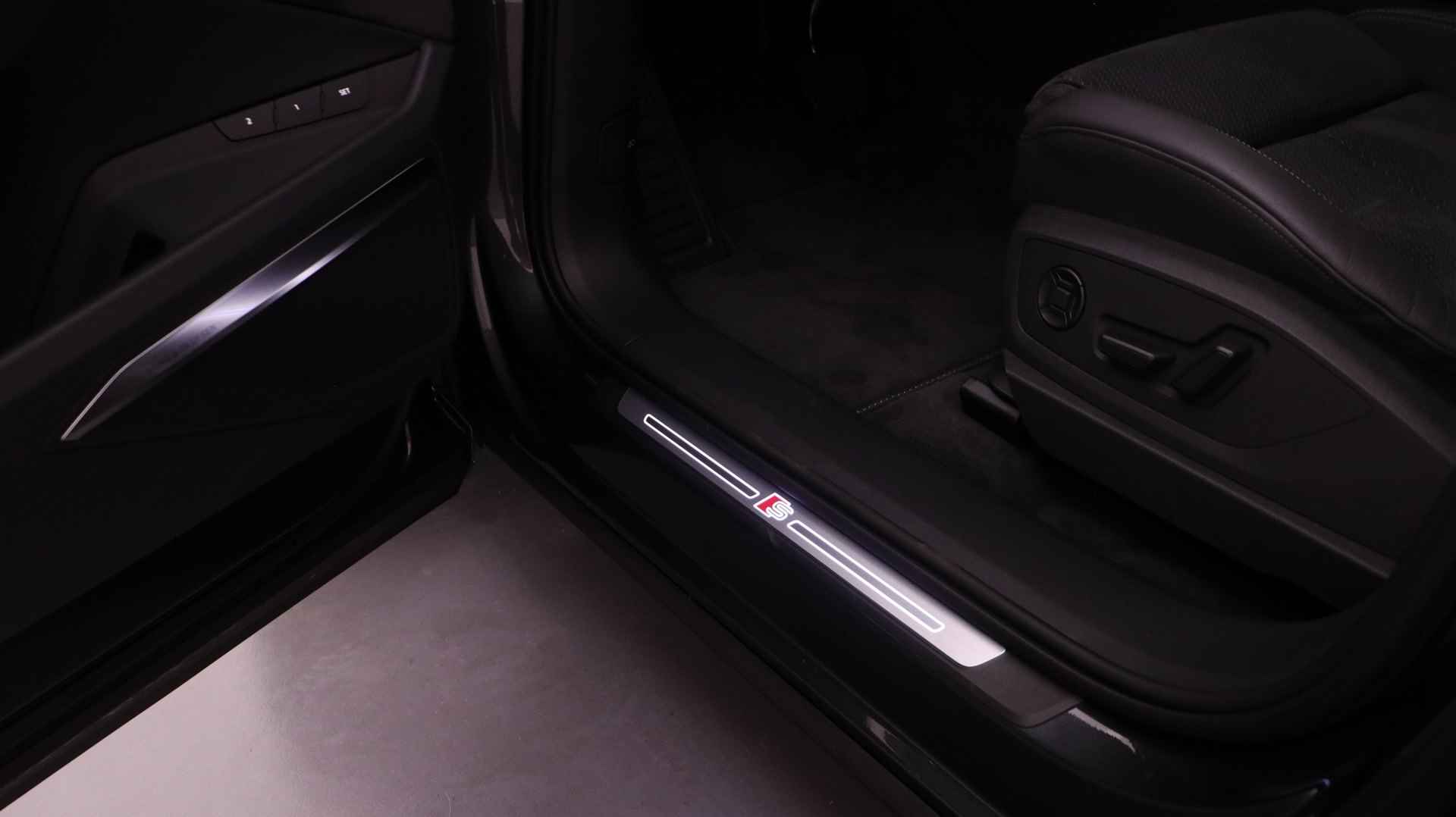 Audi e-tron Sportback S Edition 55 300kw/408pk | B&O | Panormadak | 23" LMV | - 33/35