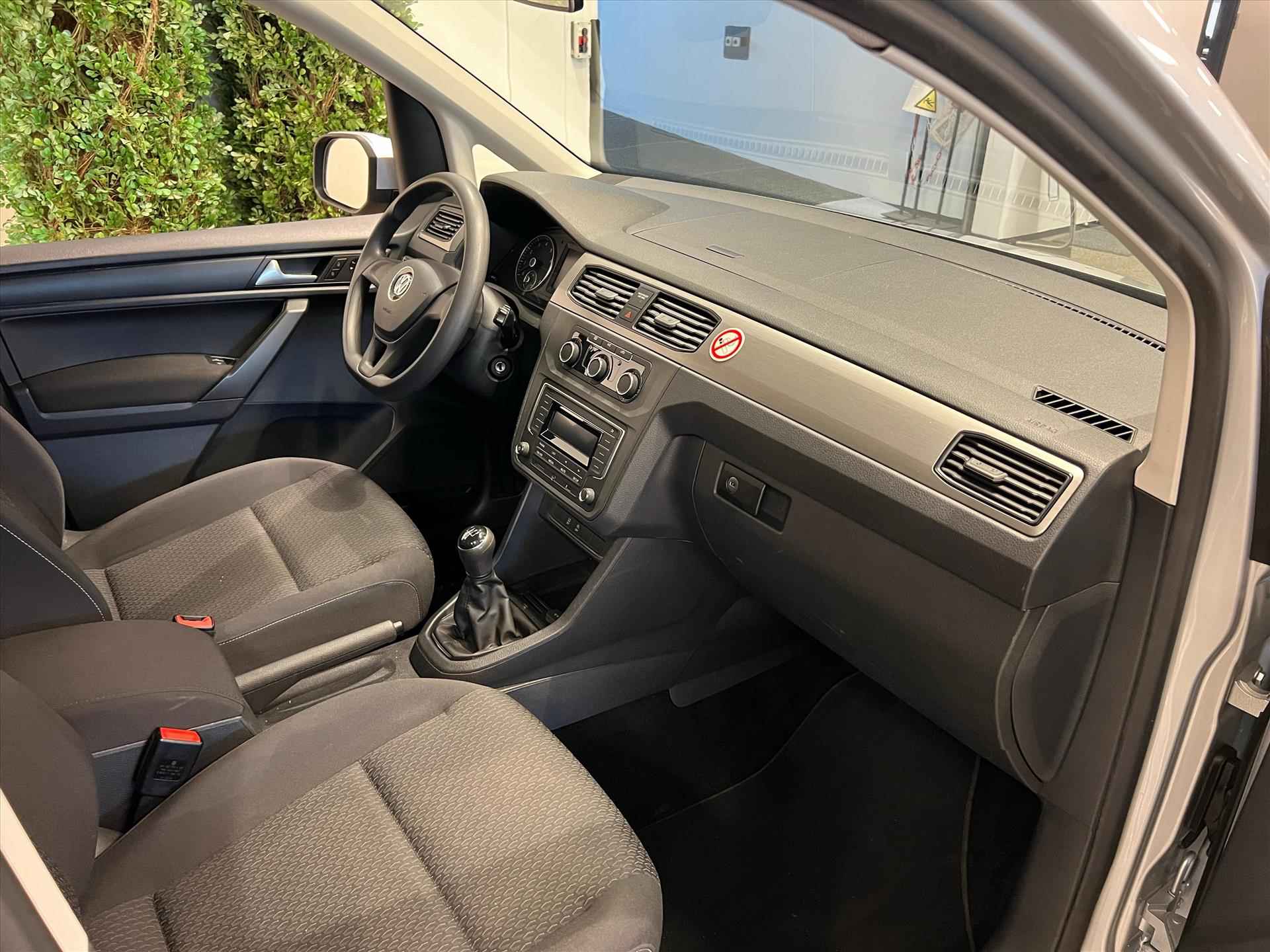 Volkswagen Caddy Rolstoelauto (airco) 5+1 - 15/33