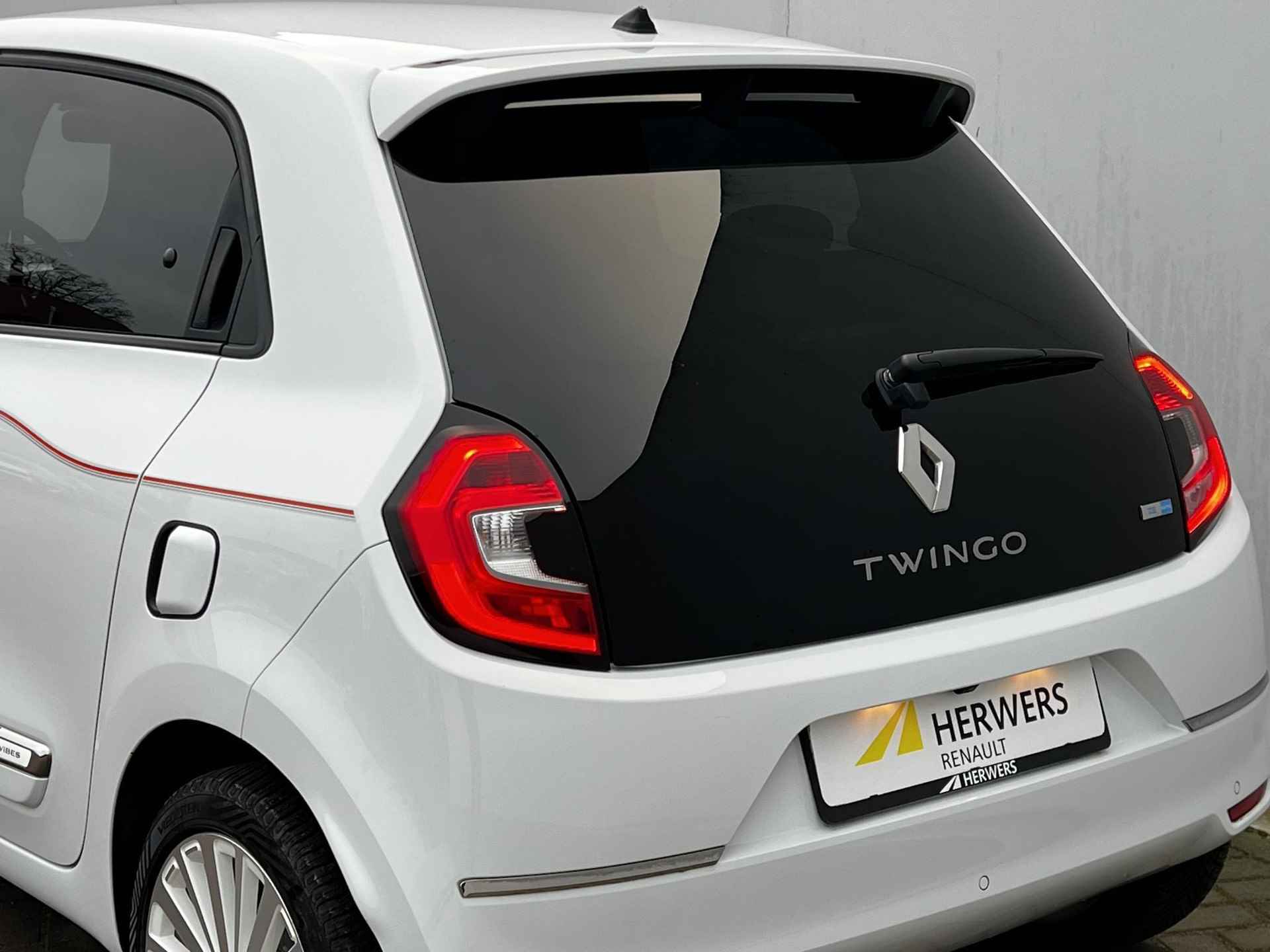 Renault Twingo Z.E. R80 Série Limitée Vibes Automaat / Dealer onderhouden / Koopaccu SoH 91,05 % / Stoelverwarming / Navigatie / Apple Carplay Android / Airco / - 49/51