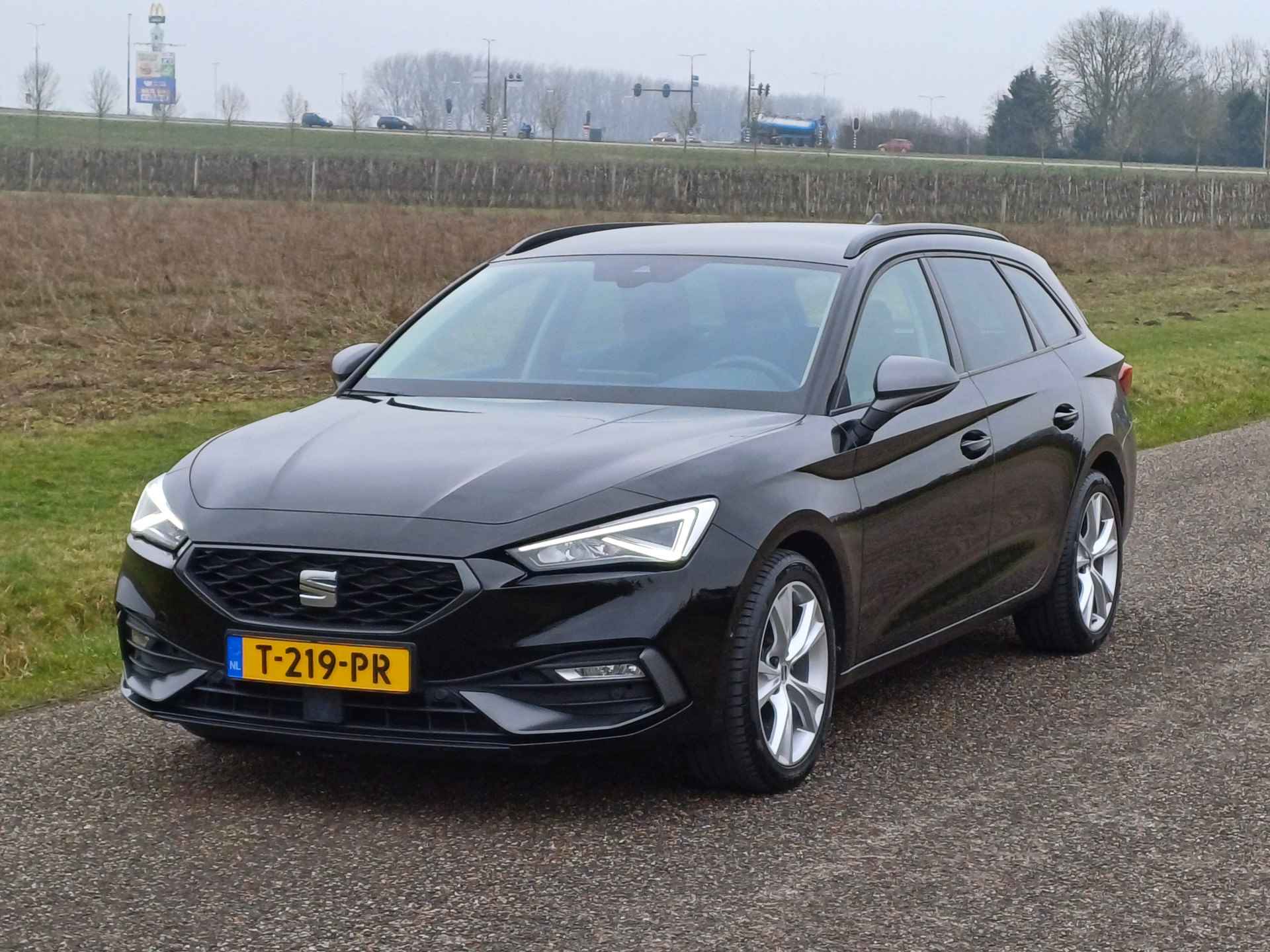 SEAT Leon Sportstourer 1.5 TSI FR Style Business Intense /Sfeer/Camera/17"/Navi/Stoel+stuur verwarming/ - 4/47