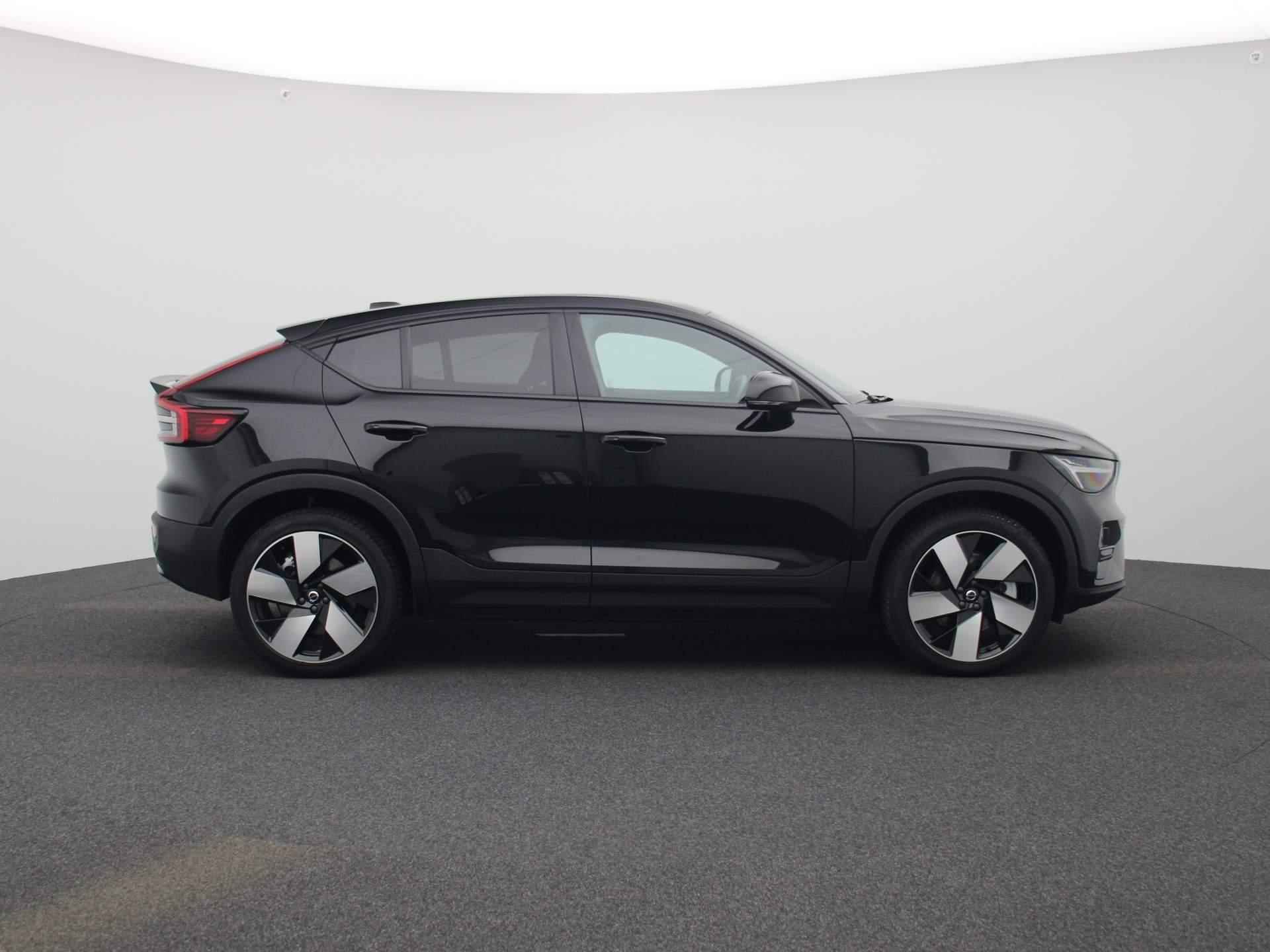 Volvo C40 Single Motor Plus 69 kWh | Camera | Stoel-Stuurwielverwarming | Apple Carplay/Android Auto | Panodak | Trekhaak - 6/39