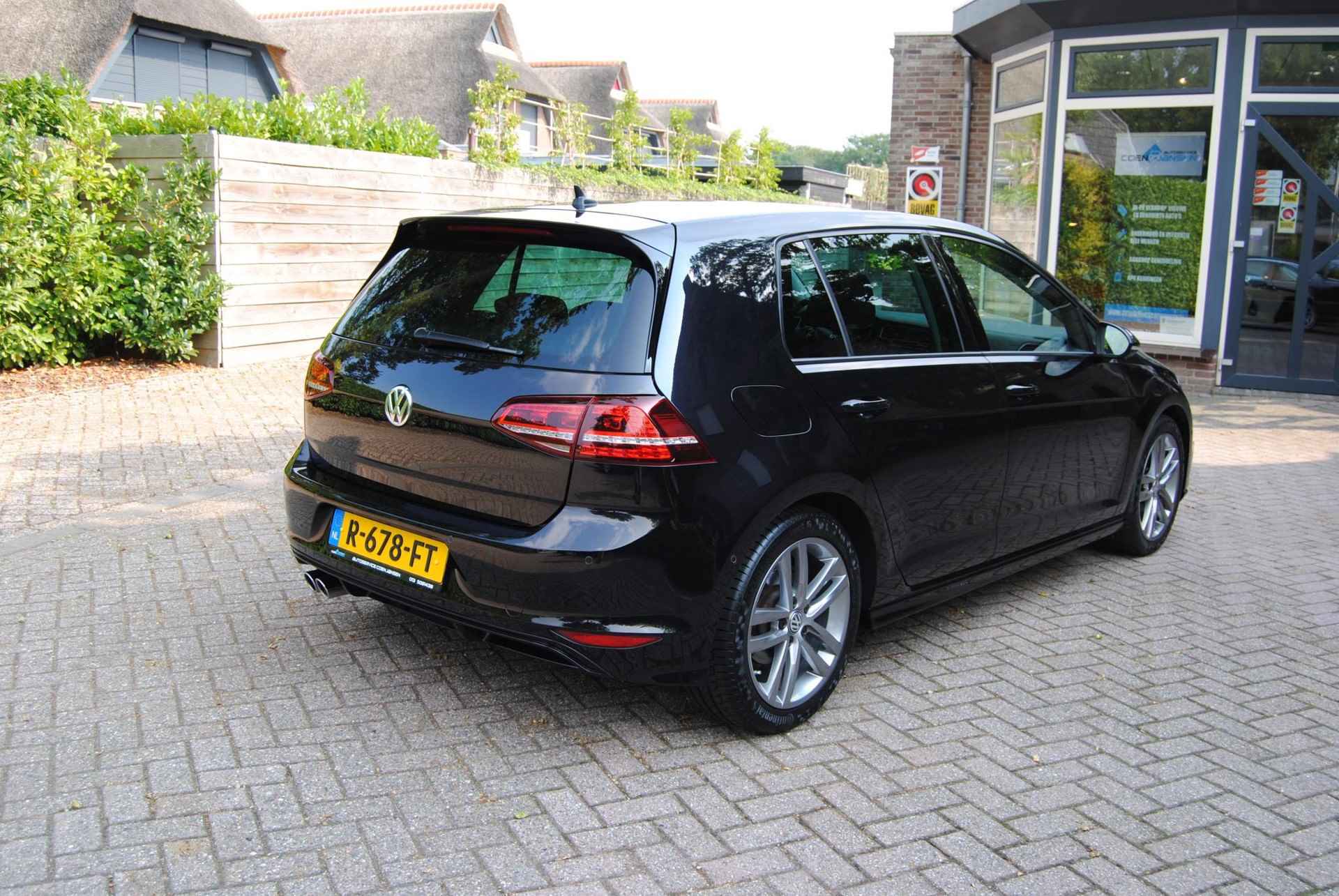 Volkswagen Golf 1.4 TSI Highline Business R-Line Navigatie, adaptive cruise controle, Bluetooth, Climate controle - 9/27