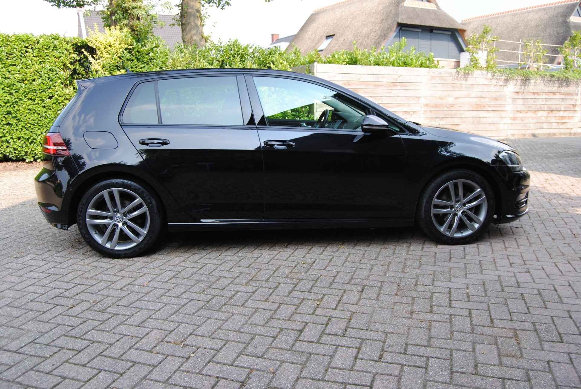 Volkswagen Golf 1.4 TSI Highline Business R-Line Navigatie, adaptive cruise controle, Bluetooth, Climate controle - 14/27