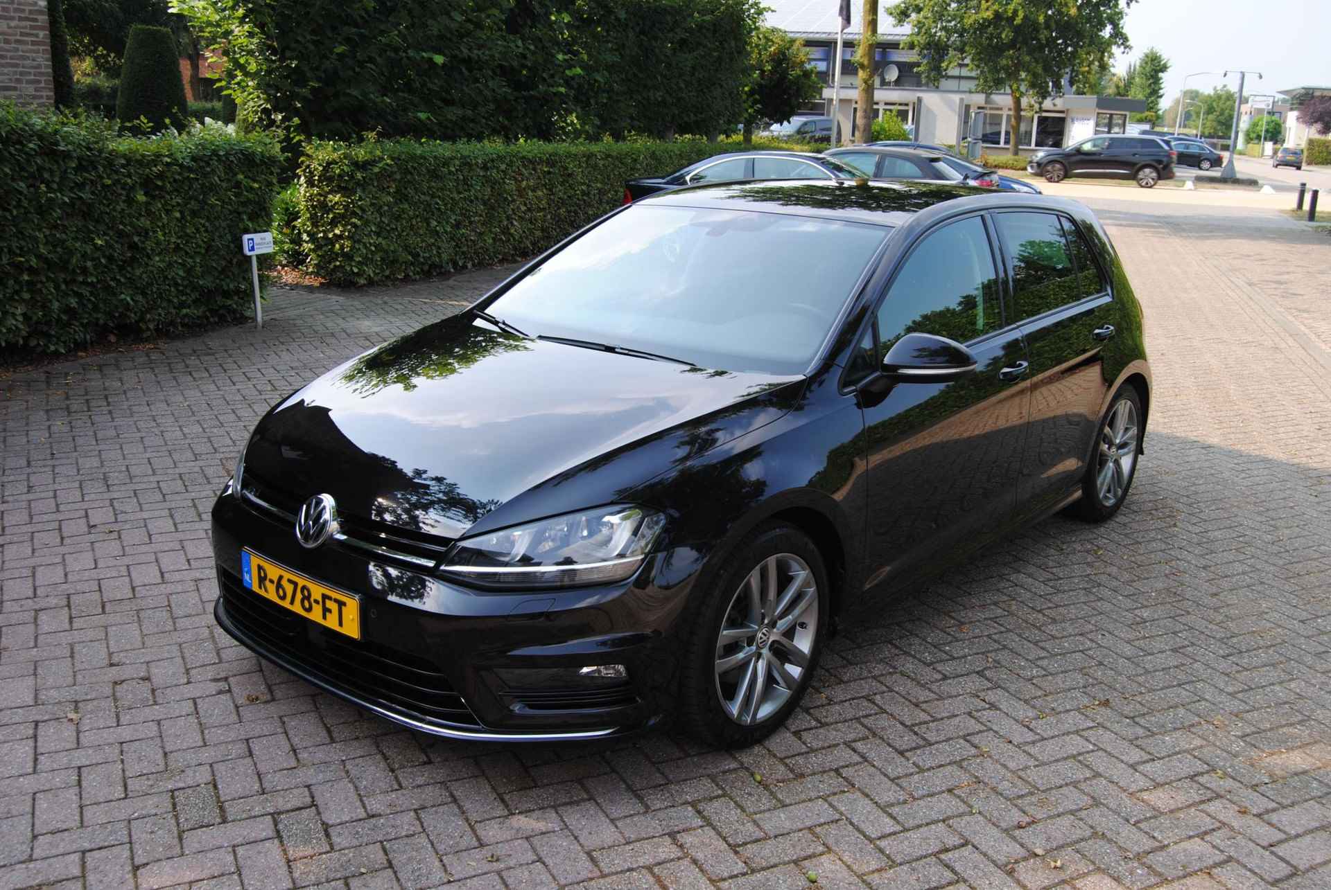 Volkswagen Golf 1.4 TSI Highline Business R-Line Navigatie, adaptive cruise controle, Bluetooth, Climate controle - 3/27