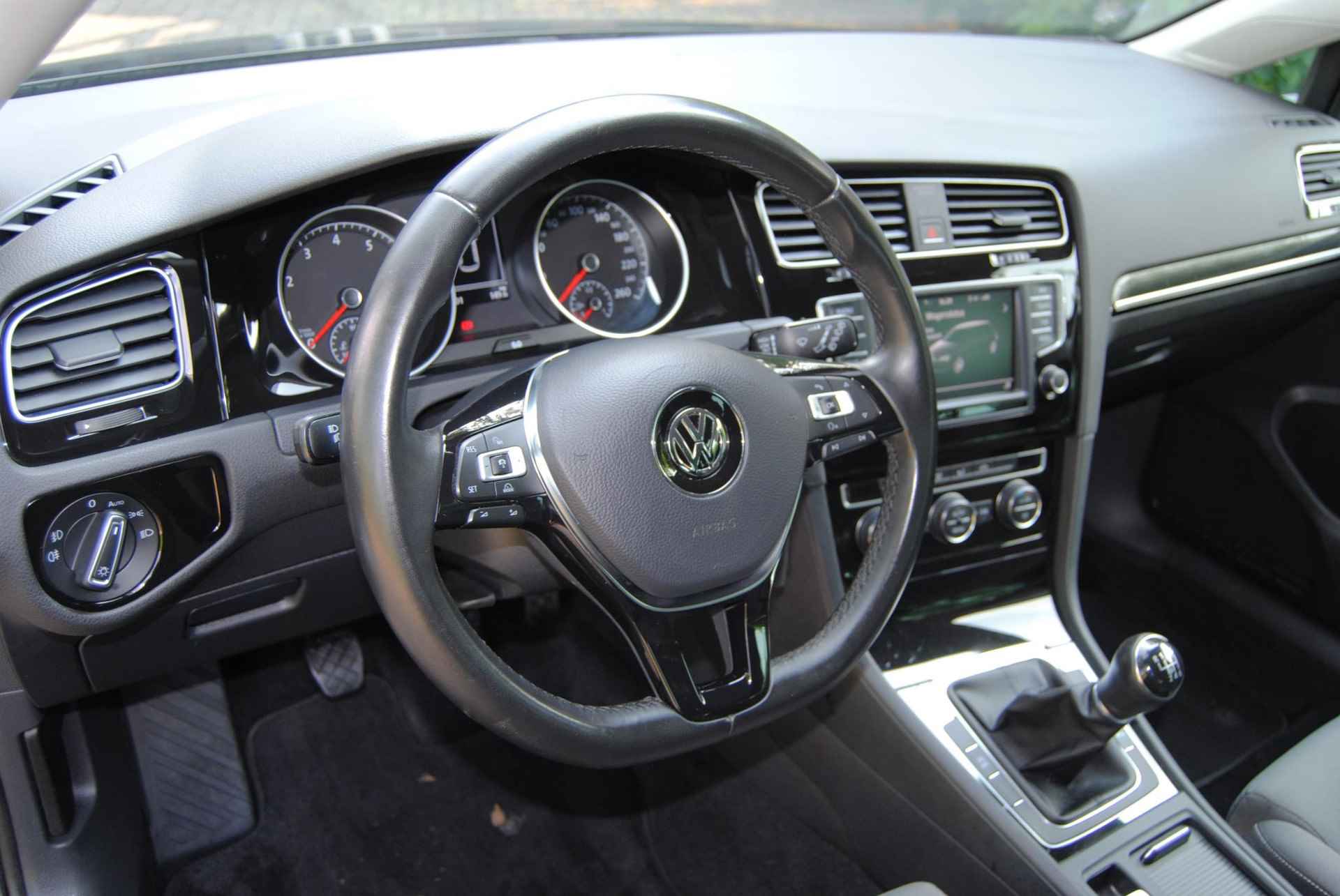 Volkswagen Golf 1.4 TSI Highline Business R-Line Navigatie, adaptive cruise controle, Bluetooth, Climate controle - 15/27