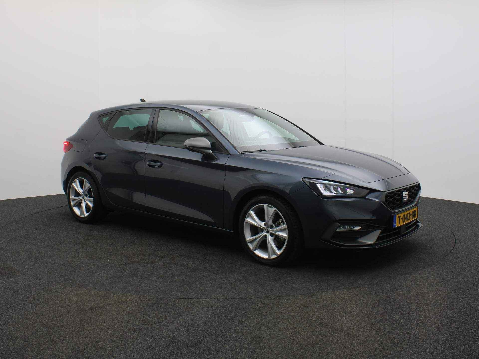 SEAT Leon FR 1.0 TSI 110pk Cruise control, Airco, LED verlichting, DAB, Parkeersensor achter, App connect, Radio, Bluetooth - 8/35