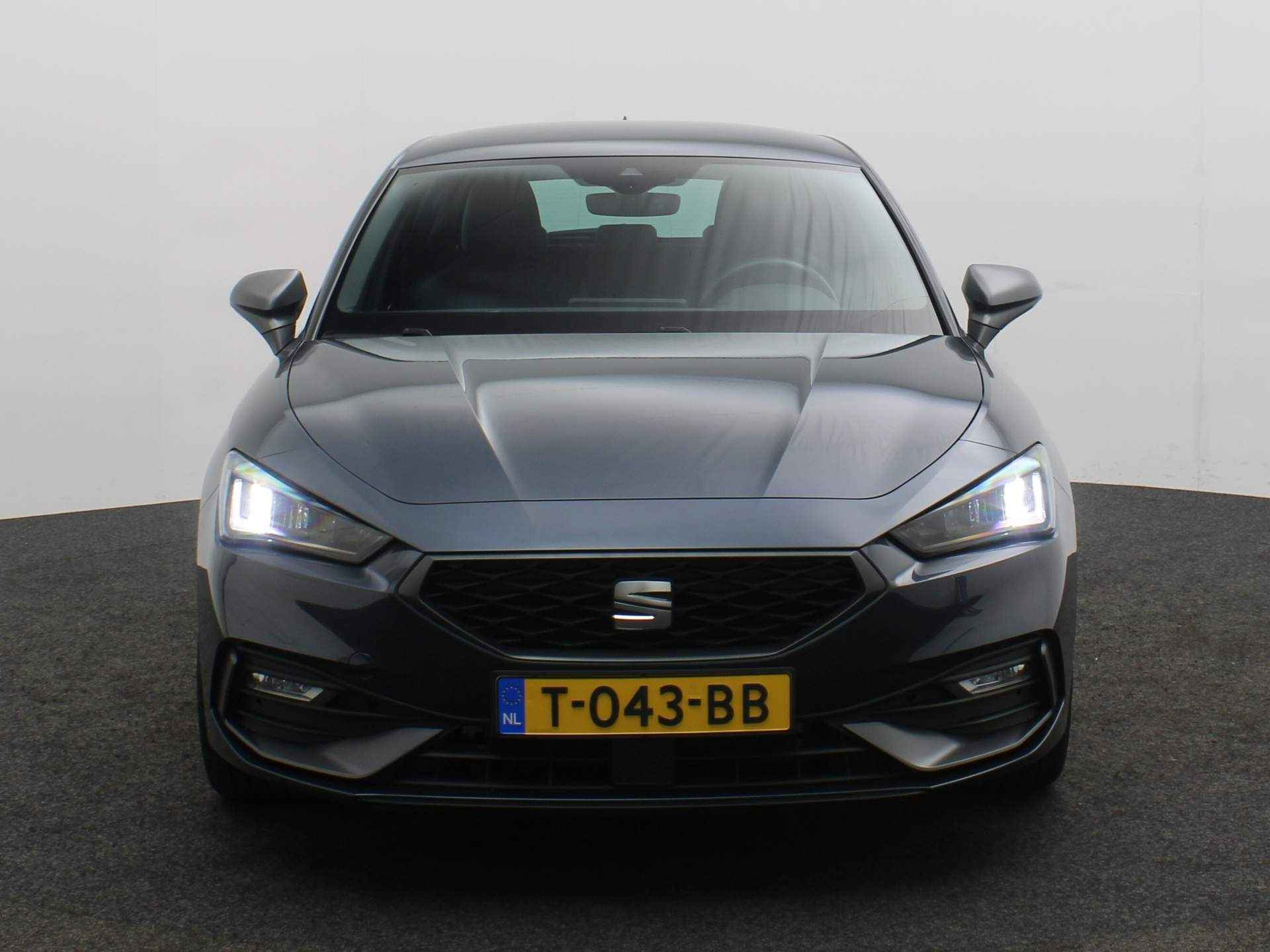 SEAT Leon FR 1.0 TSI 110pk Cruise control, Airco, LED verlichting, DAB, Parkeersensor achter, App connect, Radio, Bluetooth - 9/35