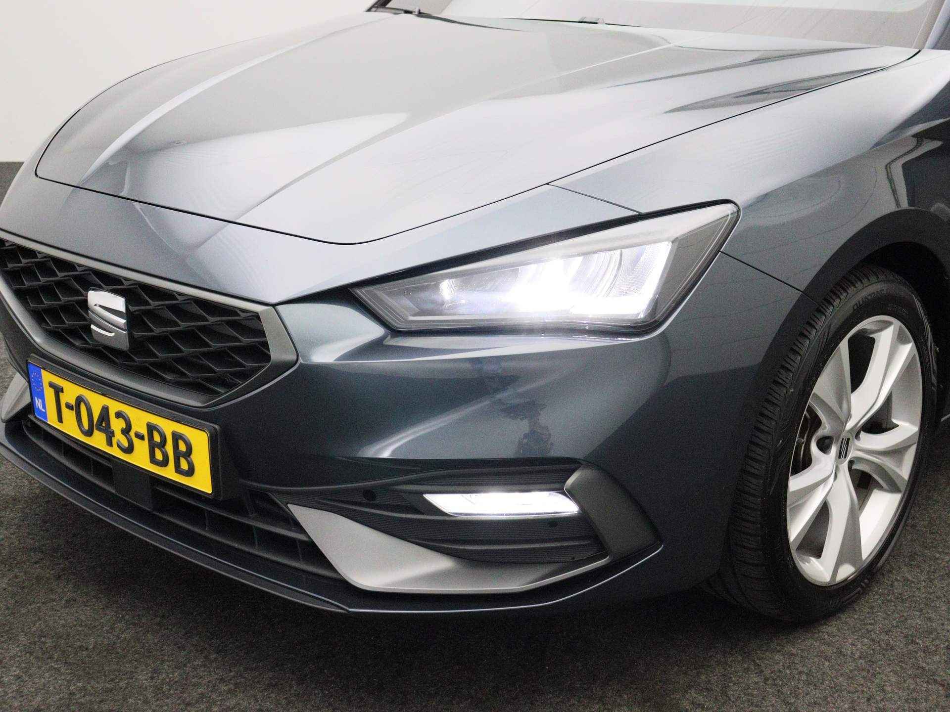 SEAT Leon FR 1.0 TSI 110pk Cruise control, Airco, LED verlichting, DAB, Parkeersensor achter, App connect, Radio, Bluetooth - 28/35