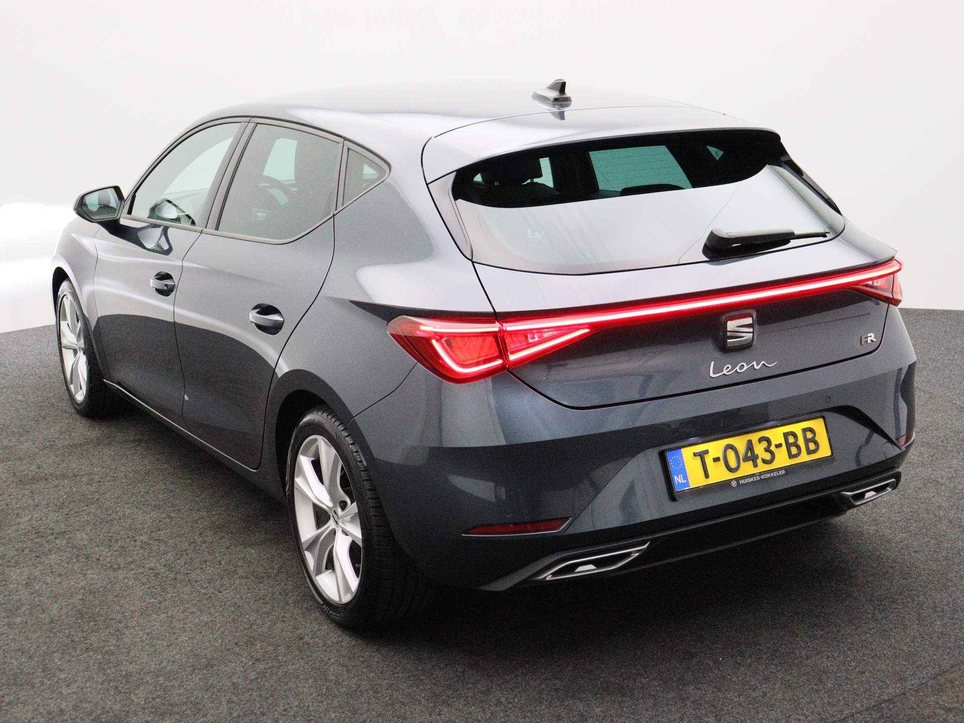 SEAT Leon FR 1.0 TSI 110pk Cruise control, Airco, LED verlichting, DAB, Parkeersensor achter, App connect, Radio, Bluetooth - 35/35