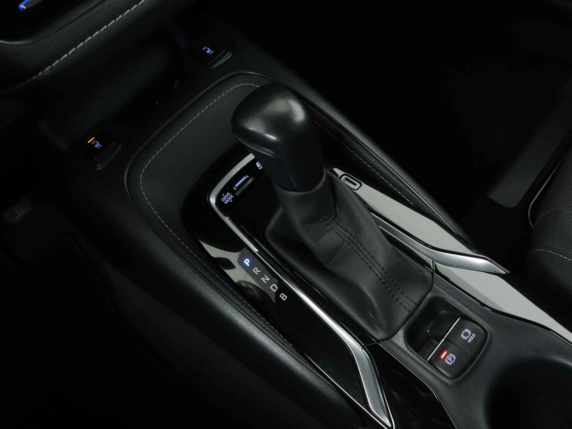 Toyota Corolla Touring Sports Limited 1.8 Hybrid Active | Apple Carplay & Android Auto | Stoelverwarming | Parkeercamera | - 13/43