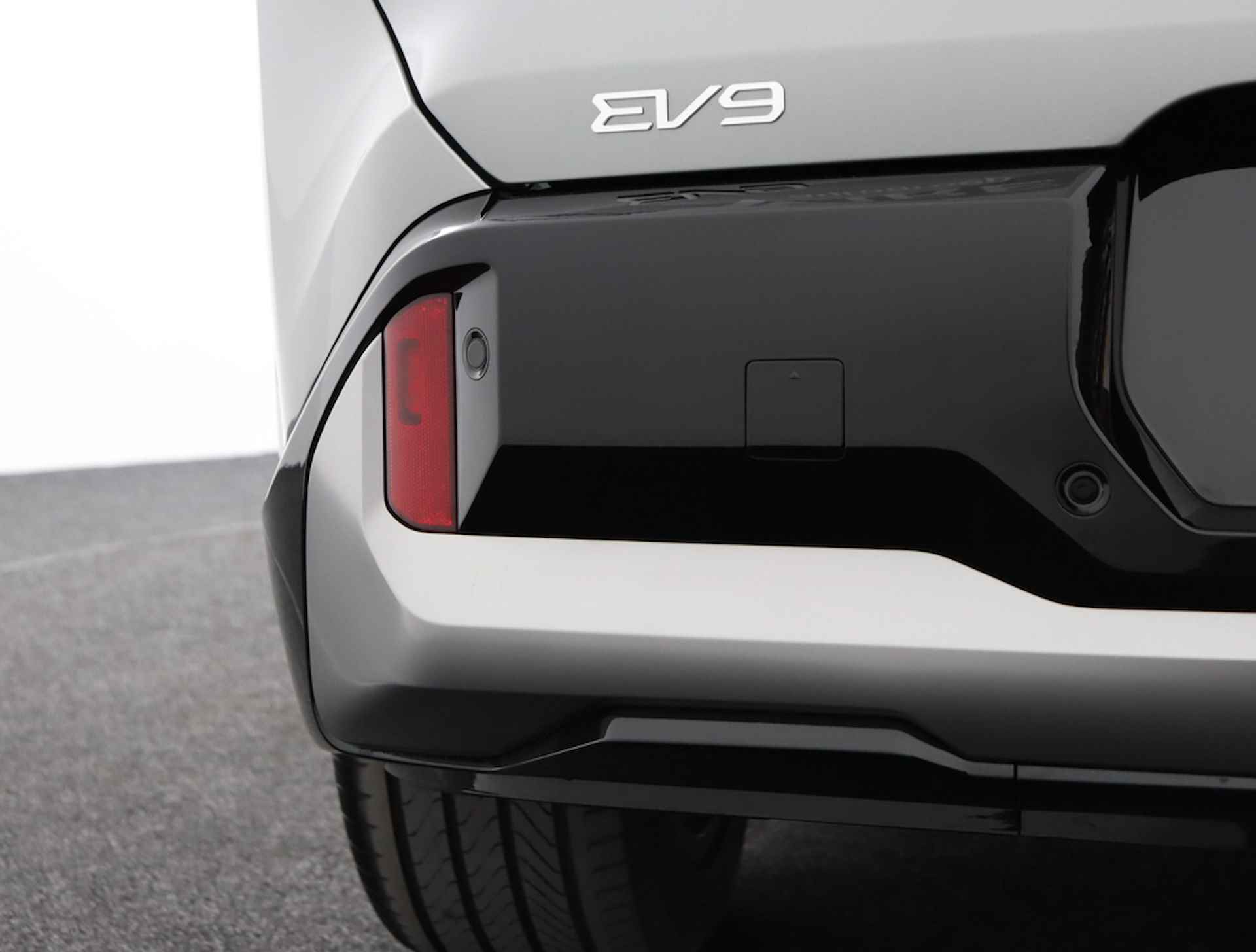 Kia EV9 Launch Edition GT-Line AWD 100 kWh - DIRECT LEVERBAAR! - 7 Persoons - 505KM Actieradius WLTP - Fabrieksgarantie tot 10-2030 - 43/89