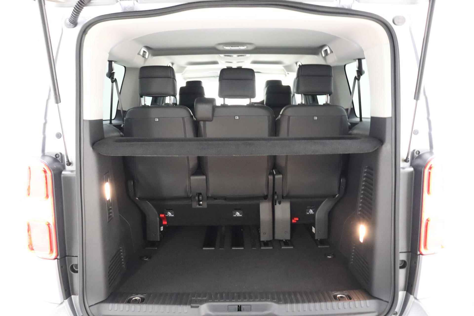 Peugeot Traveller 2.0 BlueHDi Business VIP Long S&S 180 PK | Automaat | Luxe uitvoering | 7 Zitplaatsen | Lederen bekleding | Elektrische schuifdeuren | Sidebars | Trekhaak | VOL opties - 23/48