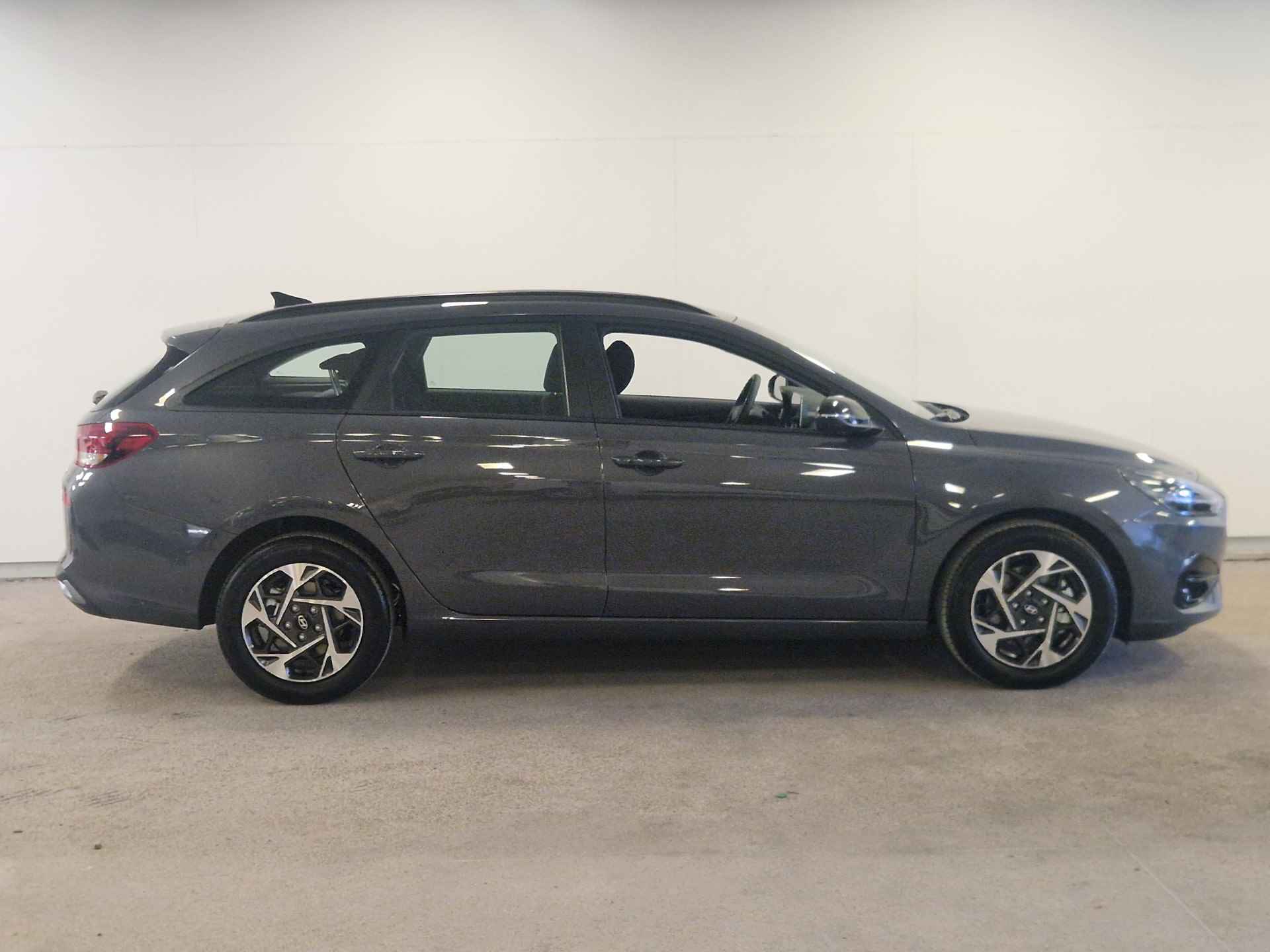 Hyundai i30 Wagon 1.0 T-GDI Comfort Met Apple Carplay Navigatie, Climate Control en Cruise Control Uit voorraad leverbaar! - 20/52