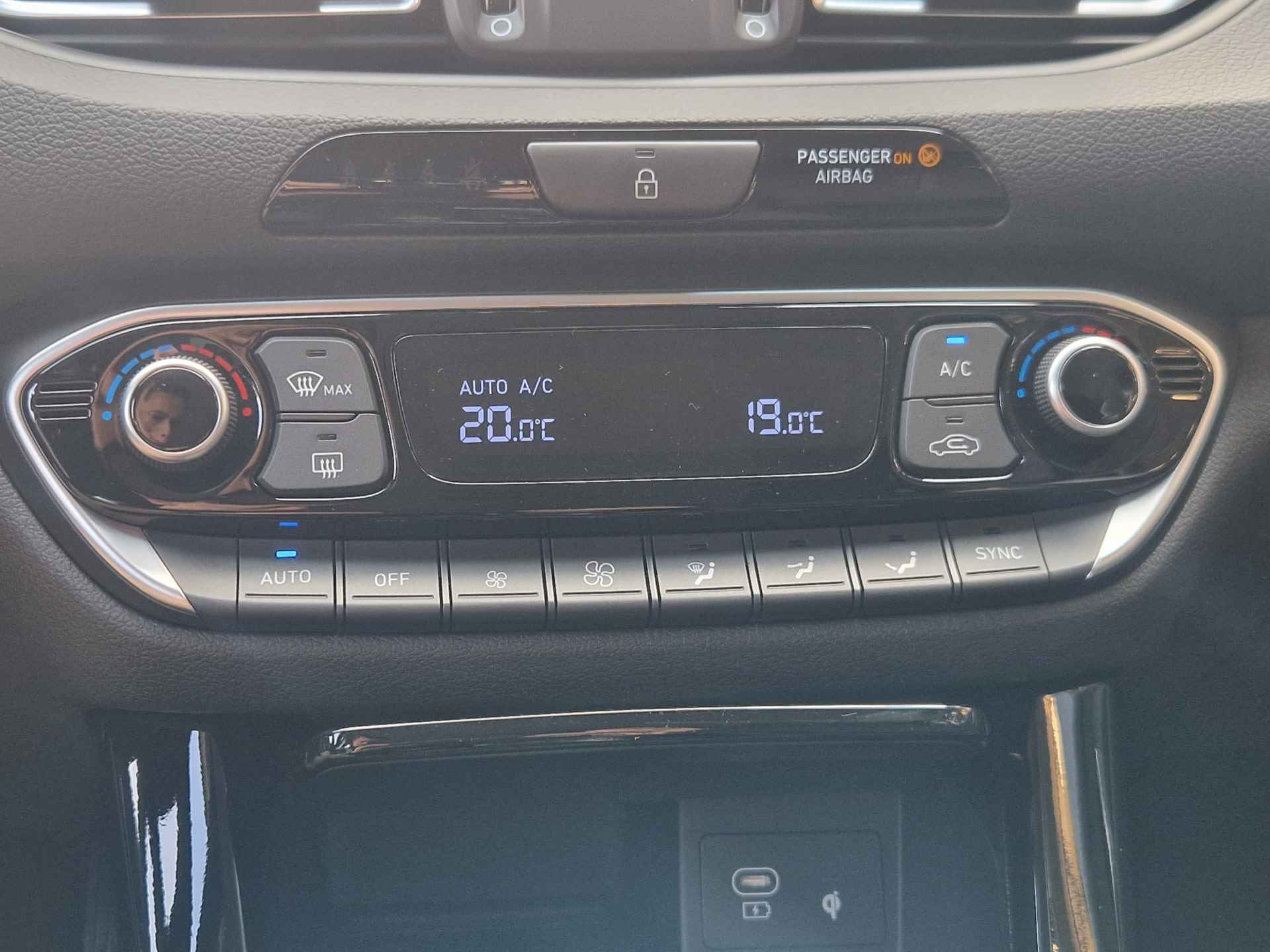 Hyundai i30 Wagon 1.0 T-GDI Comfort Met Apple Carplay Navigatie, Climate Control en Cruise Control Uit voorraad leverbaar! - 49/52