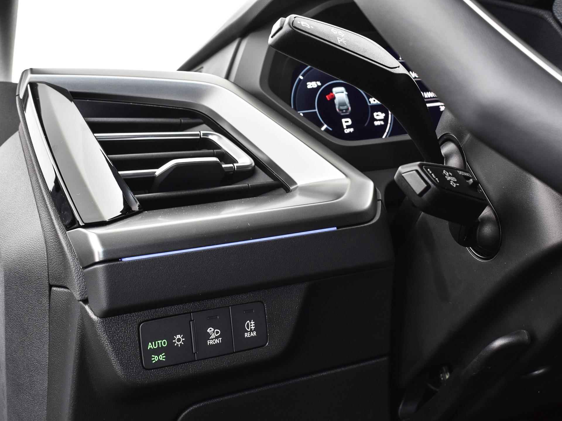 Audi Q4 e-tron 40 Advanced edition 204 PK · BlackPakket 21" velgen · Comfortpakket · Lichtpakket plus ambient light · - 21/40
