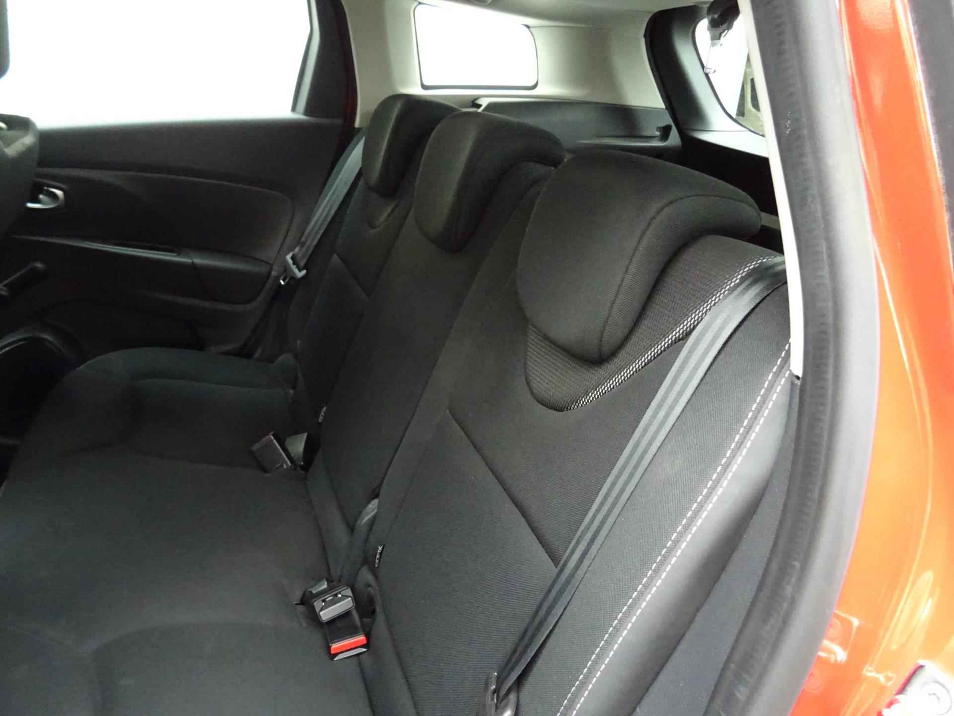 Renault Clio Estate 0.9 TCe Zen - 6/12