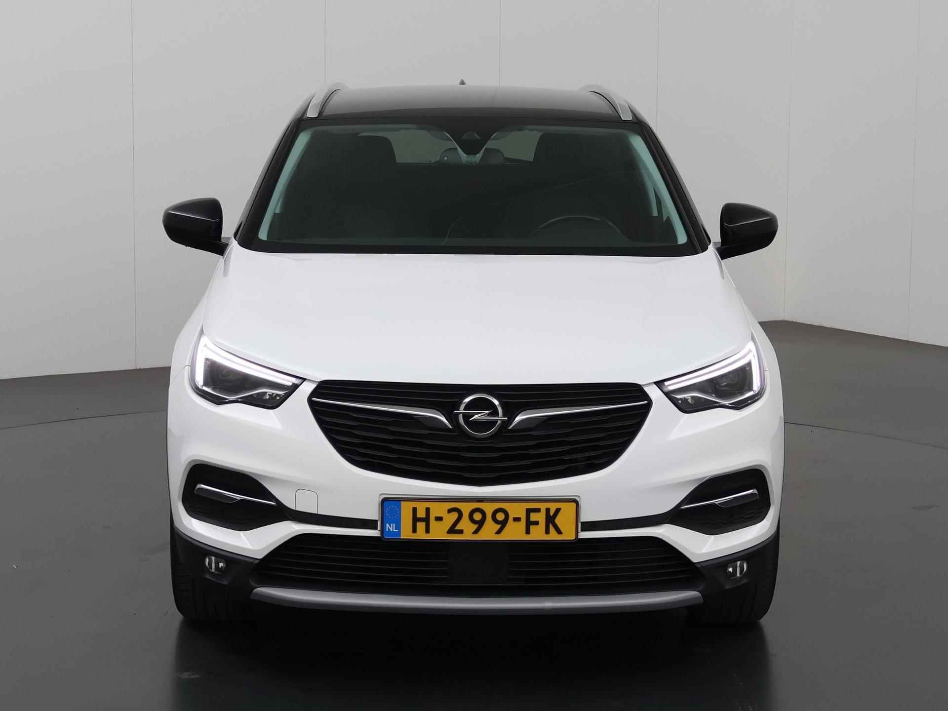 Opel Grandland X 1.2 Turbo 120 Jaar Edition | Navigatie | Comfortstoelen | Keyless Go | Parkeercamera | Climate Control | - 4/40