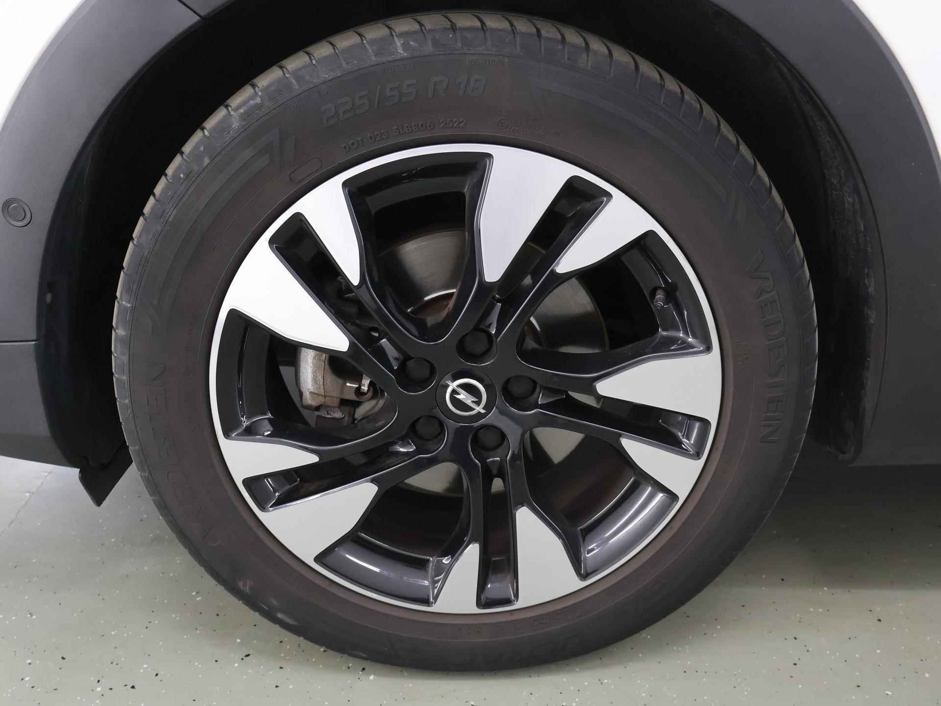 Opel Grandland X 1.2 Turbo 120 Jaar Edition | Navigatie | Comfortstoelen | Keyless Go | Parkeercamera | Climate Control | - 39/40