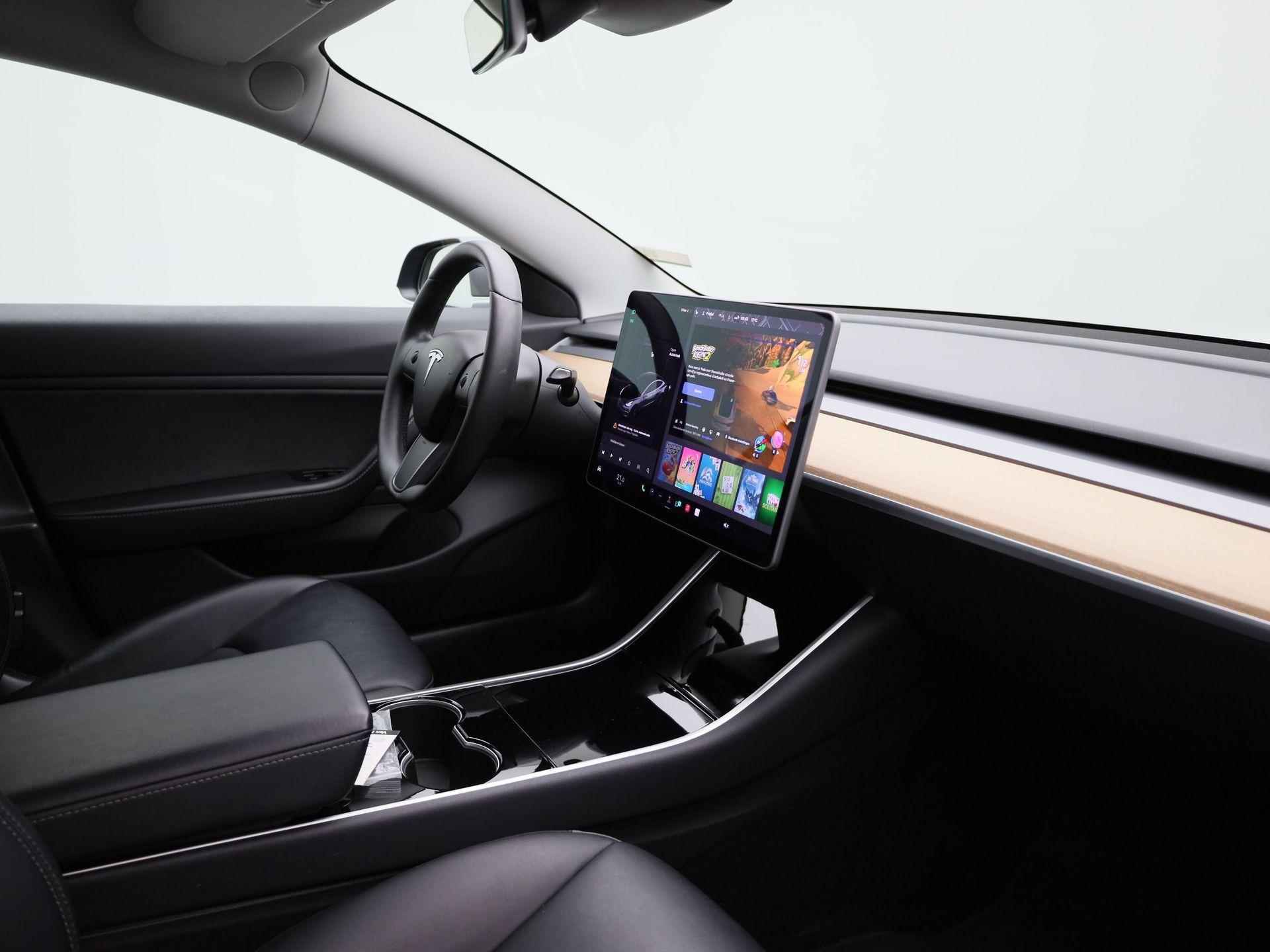 Tesla Model 3 Standard RWD Plus 60 kWh | Lederen Bekleding | Panoramadak | Navigatie | Camera | - 33/39